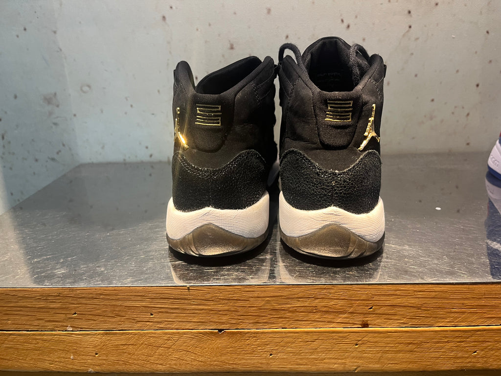 Jordan 11 Retro "Heiress Black Stingray" Size 6 Preowned