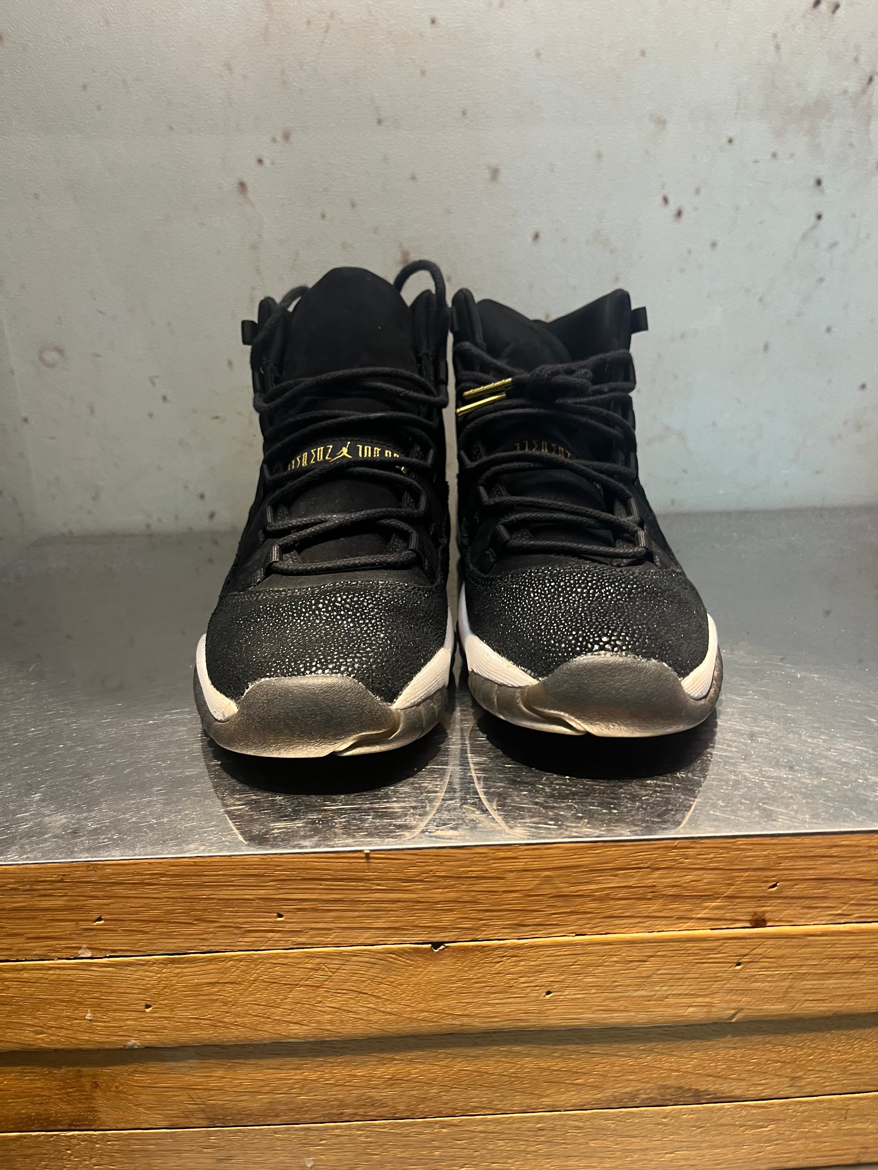 Jordan 11 Retro "Heiress Black Stingray" Size 6 Preowned
