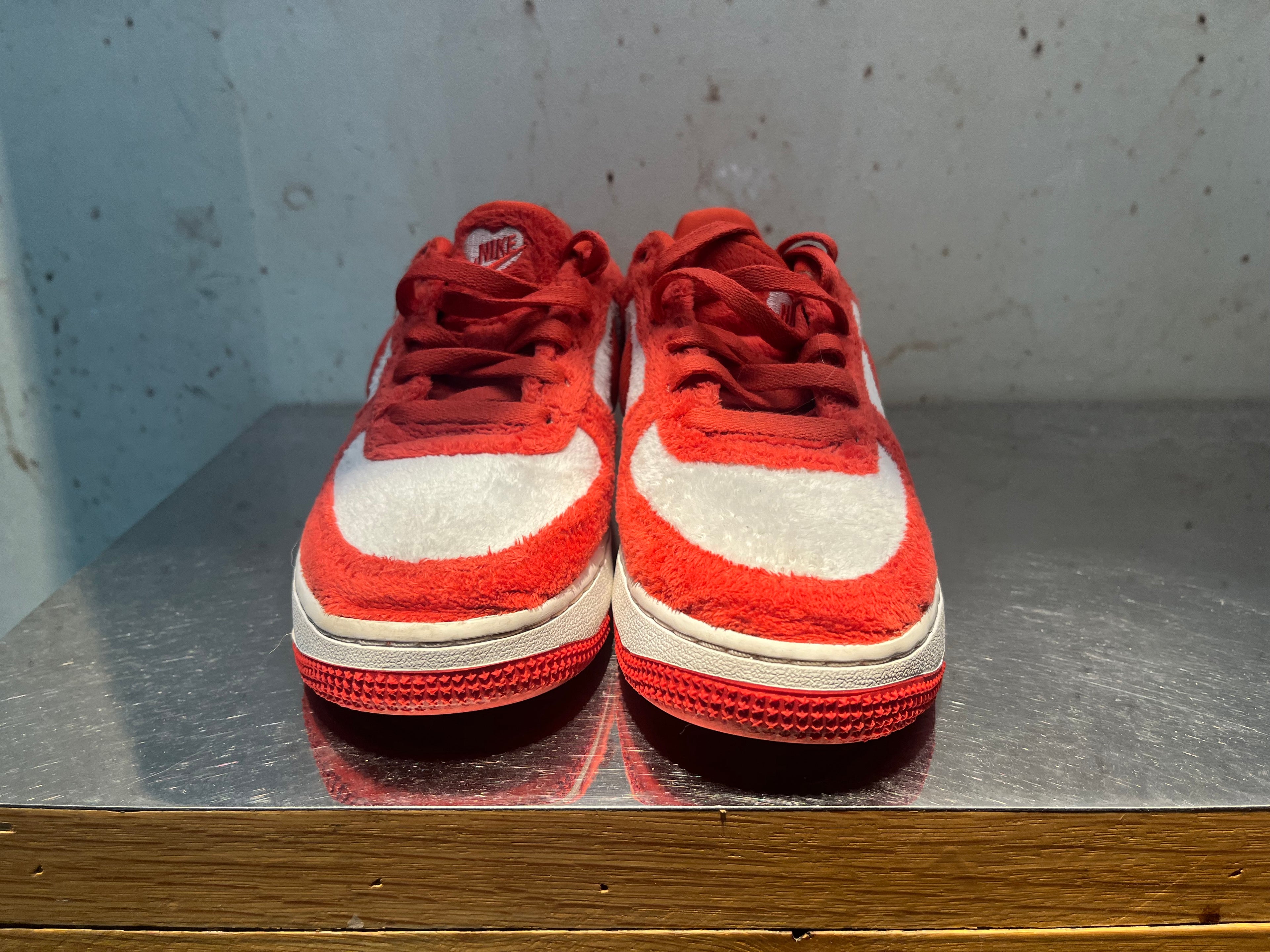 Air Force 1 "Velvet Red" Size 5.5y Preowned