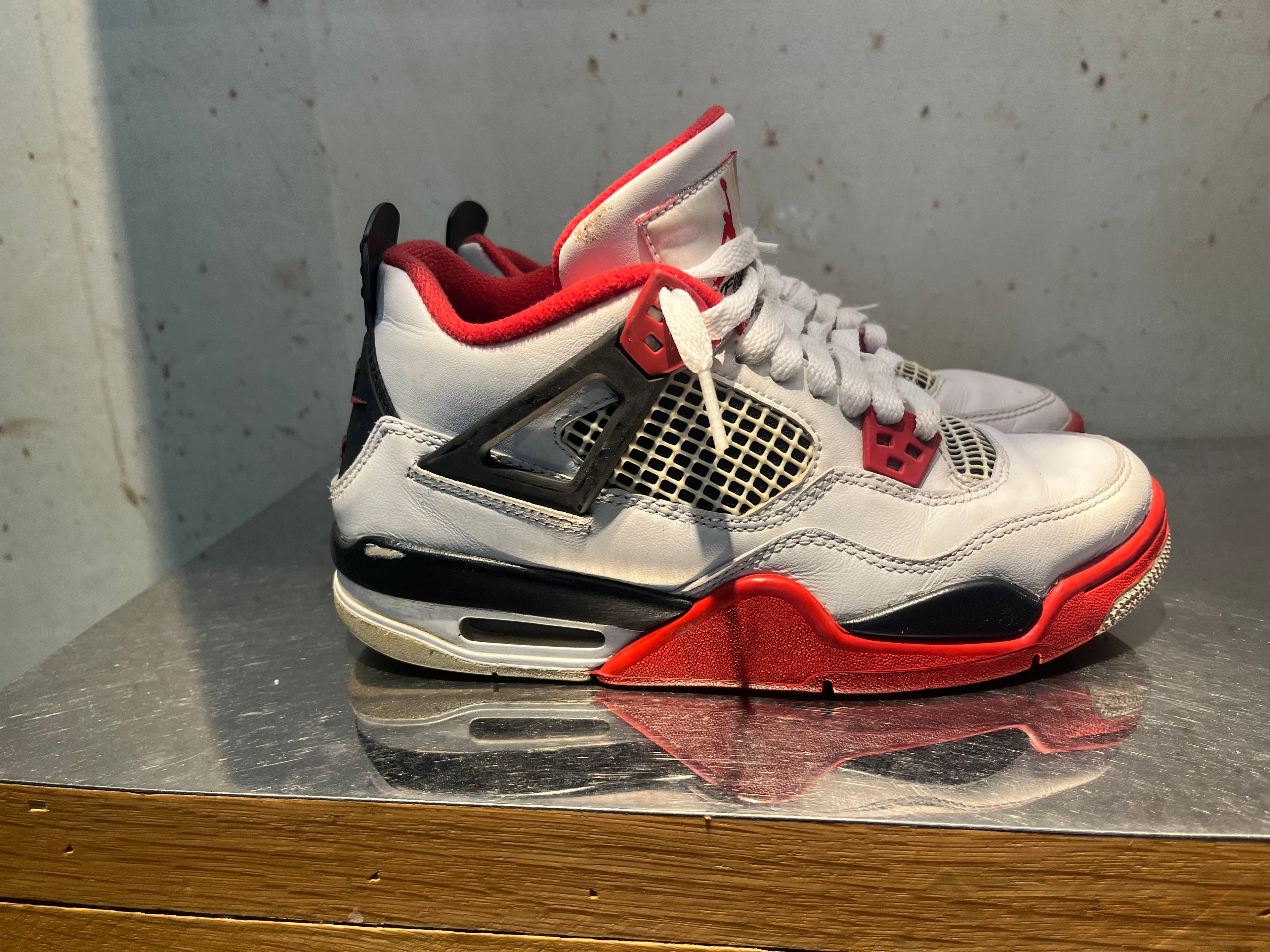Jordan 4 "Fire Red" Size 5.5y Preowned