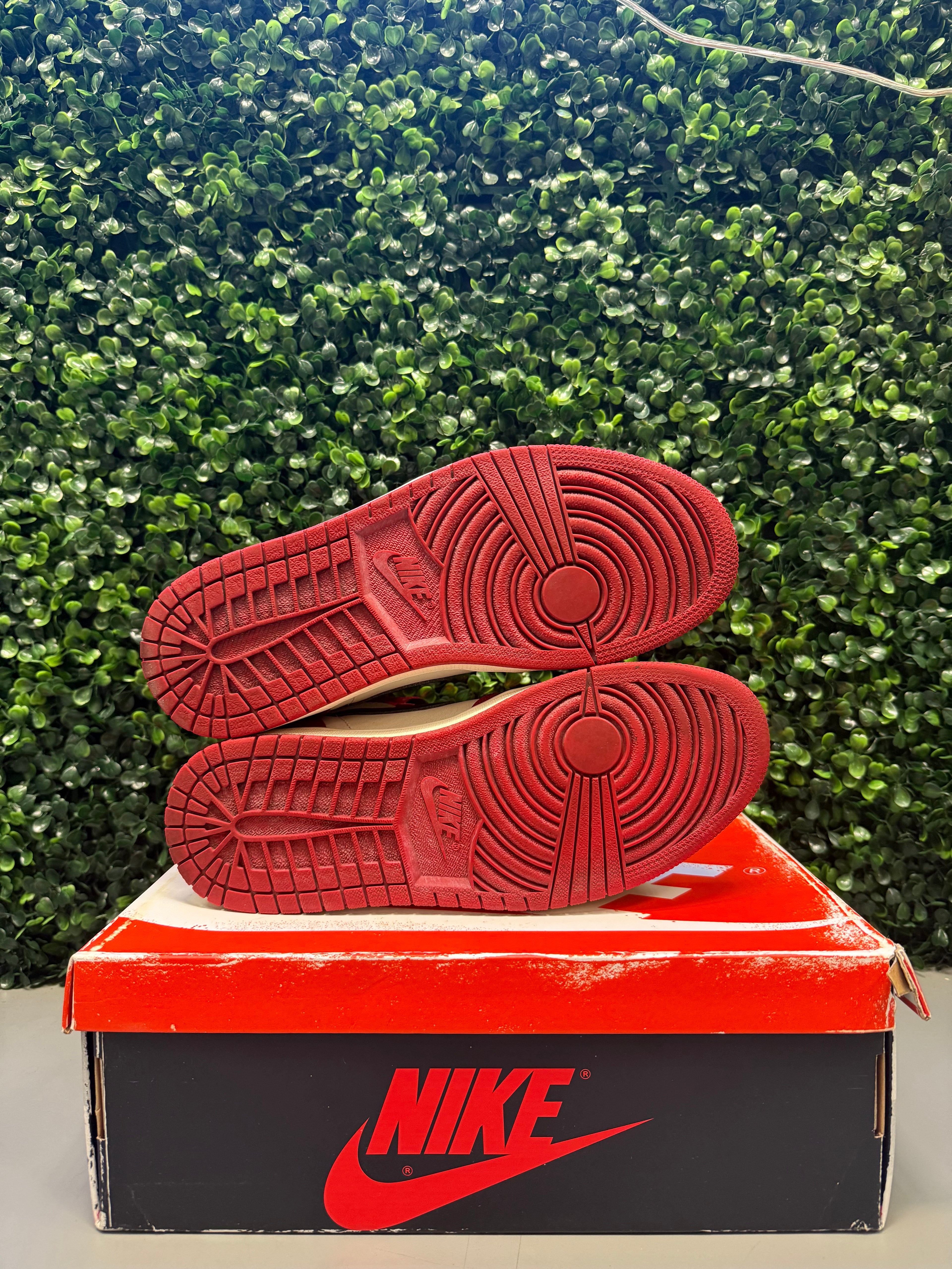 Jordan 1 High "Chicago Lost & Found" Size 8 Preowned