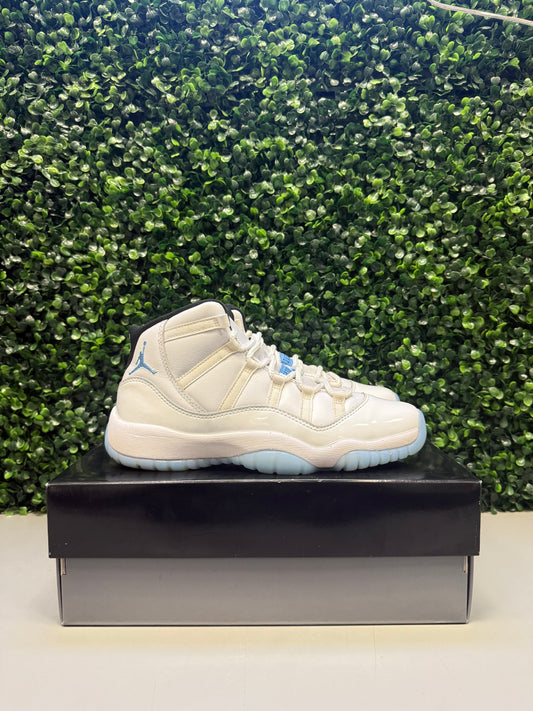 Jordan 11 "Legend Blue" Size 7Y / 8.5W Preowned