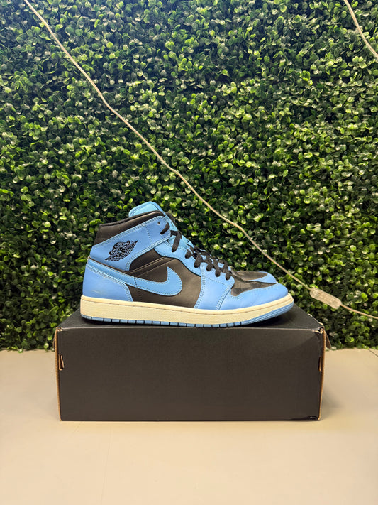 Jordan 1 Mid "University Blue Black" Size 11 Preowned