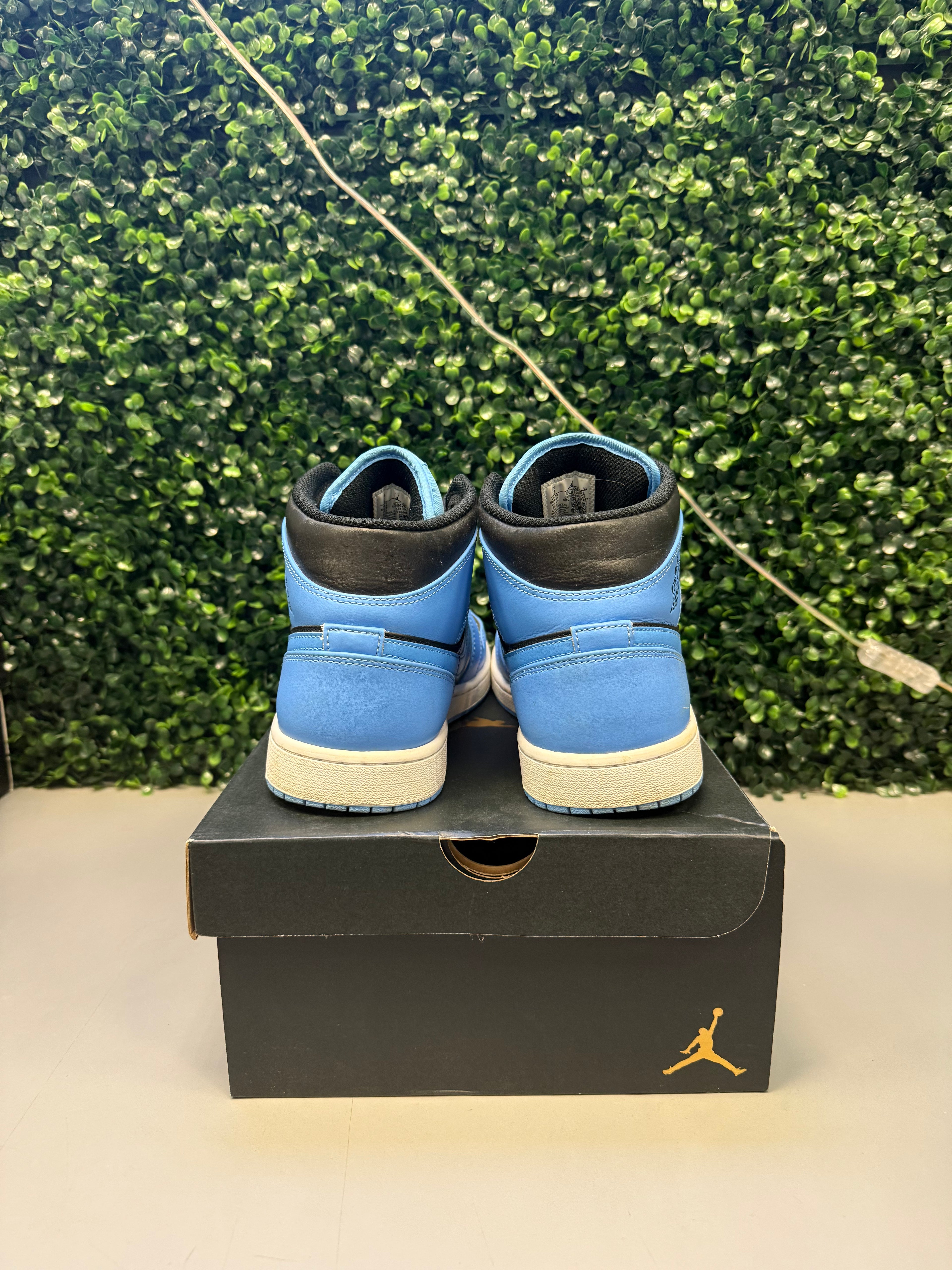 Jordan 1 Mid "University Blue Black" Size 11 Preowned