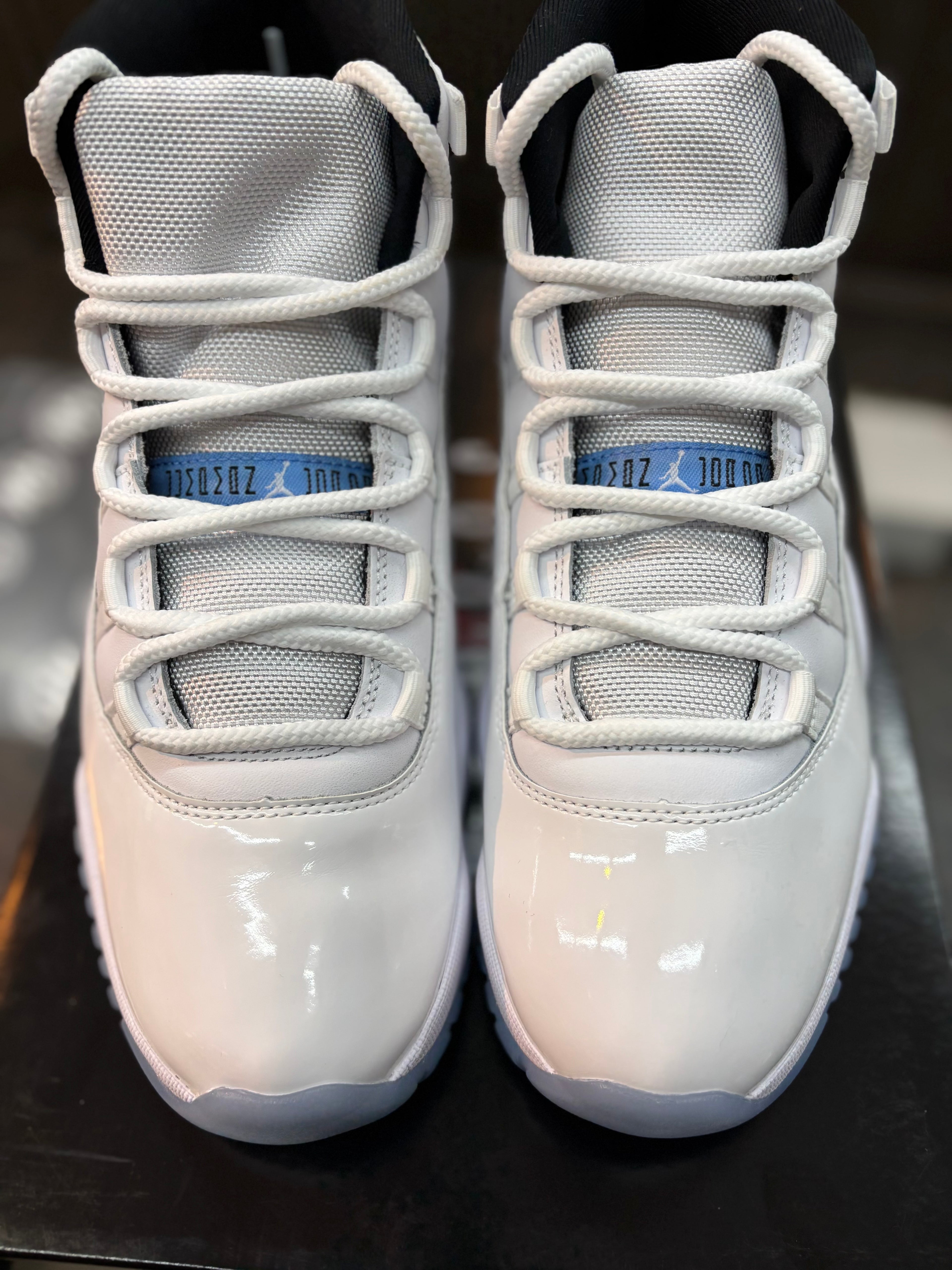 Jordan 11 "Legend Blue" Size 10 Pre Owned