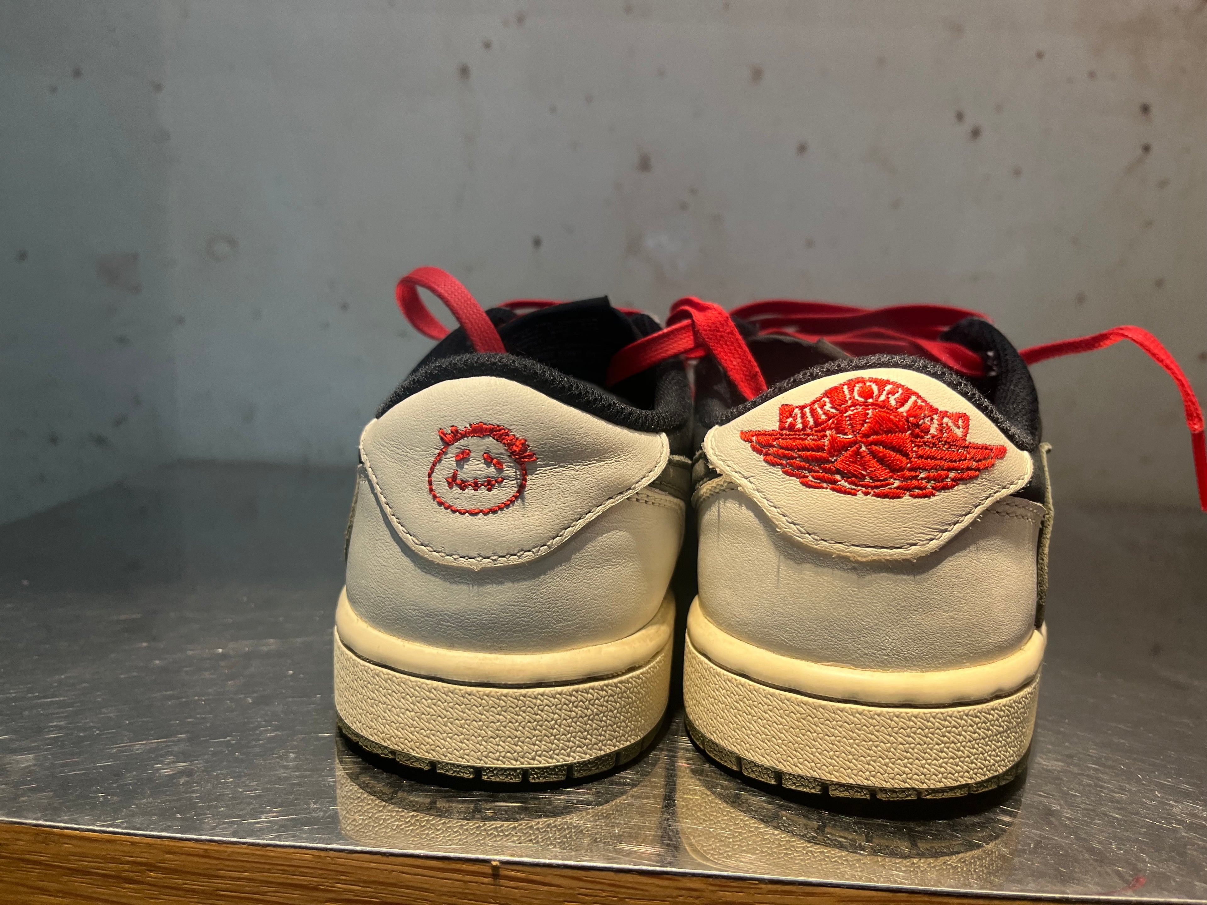 Jordan 1 Low x Travis Scott "Olive" Size 6.5W Preowned