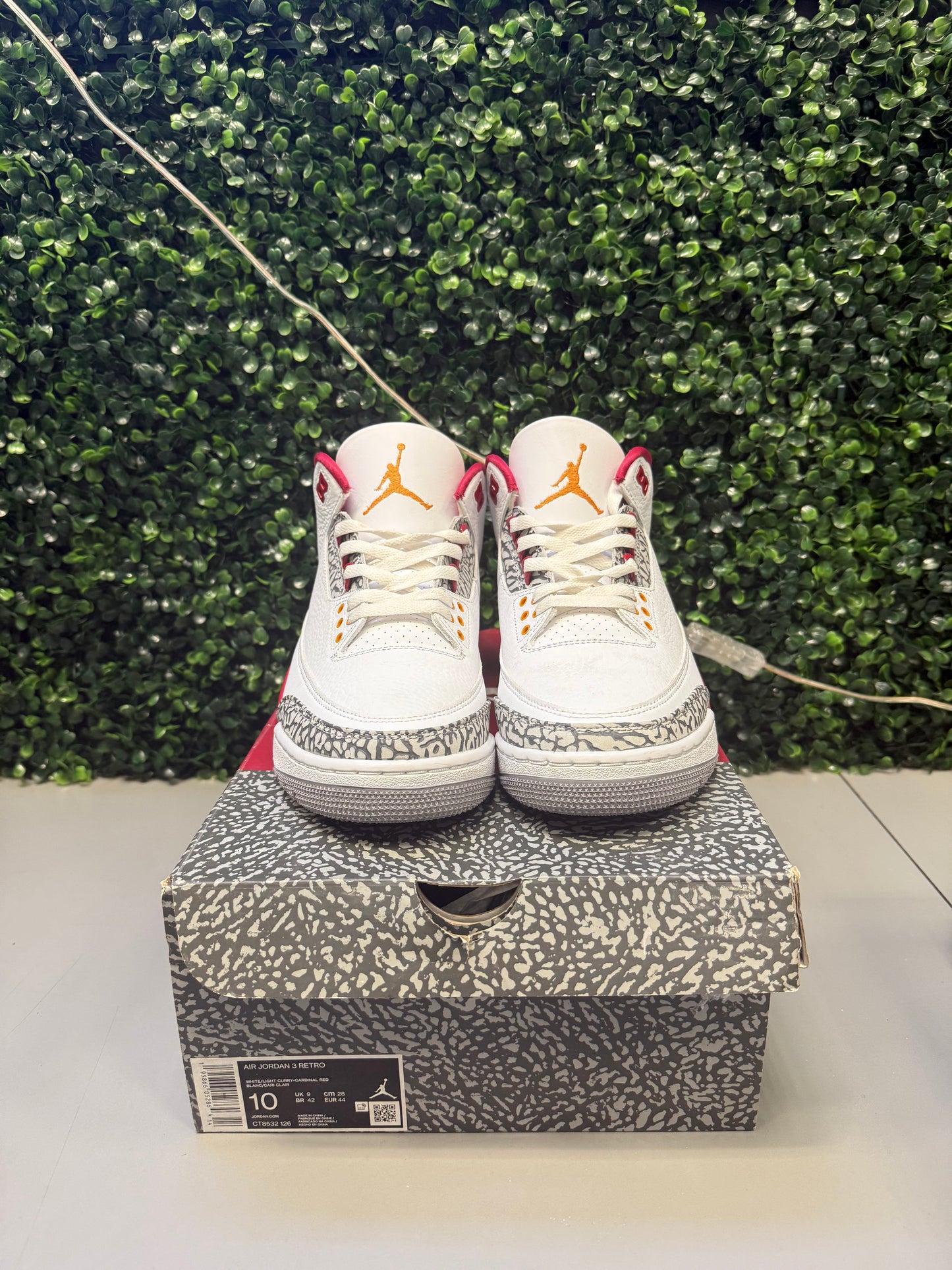Jordan 3 "Cardinal Red" Size 10 Preowned
