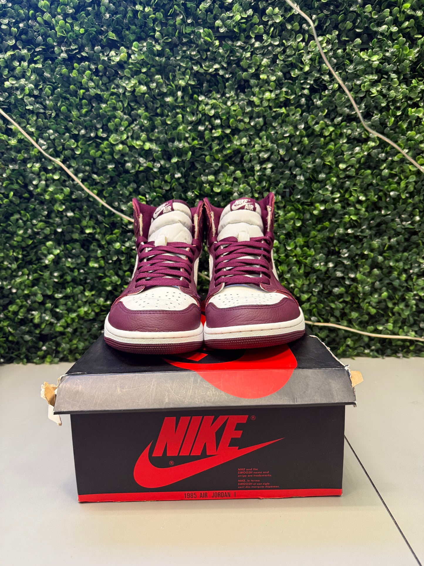 Jordan 1 High "Bordeaux" Size 11.5 Preowned