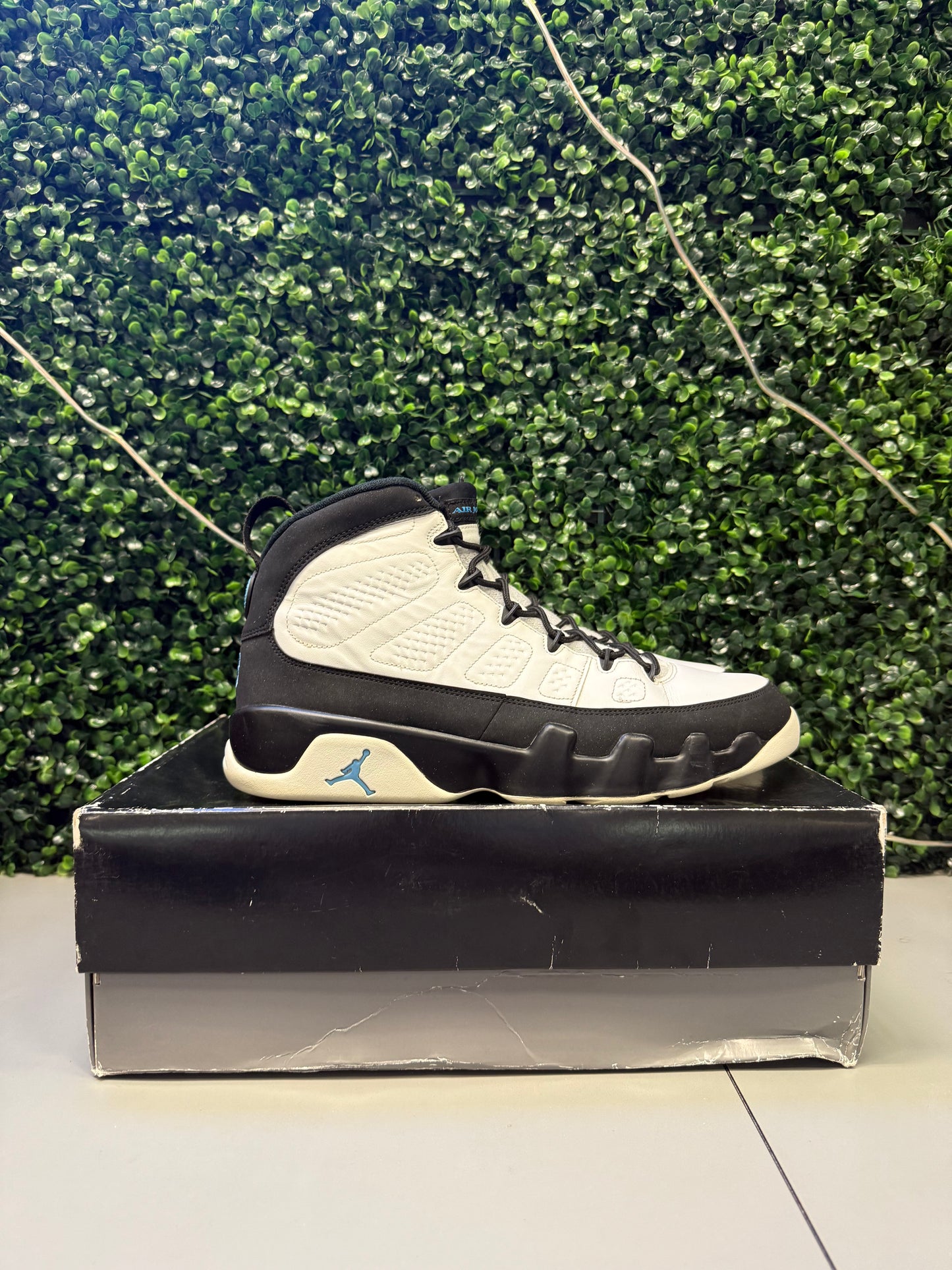 Jordan 9 "University Blue" Size 12 Preowned