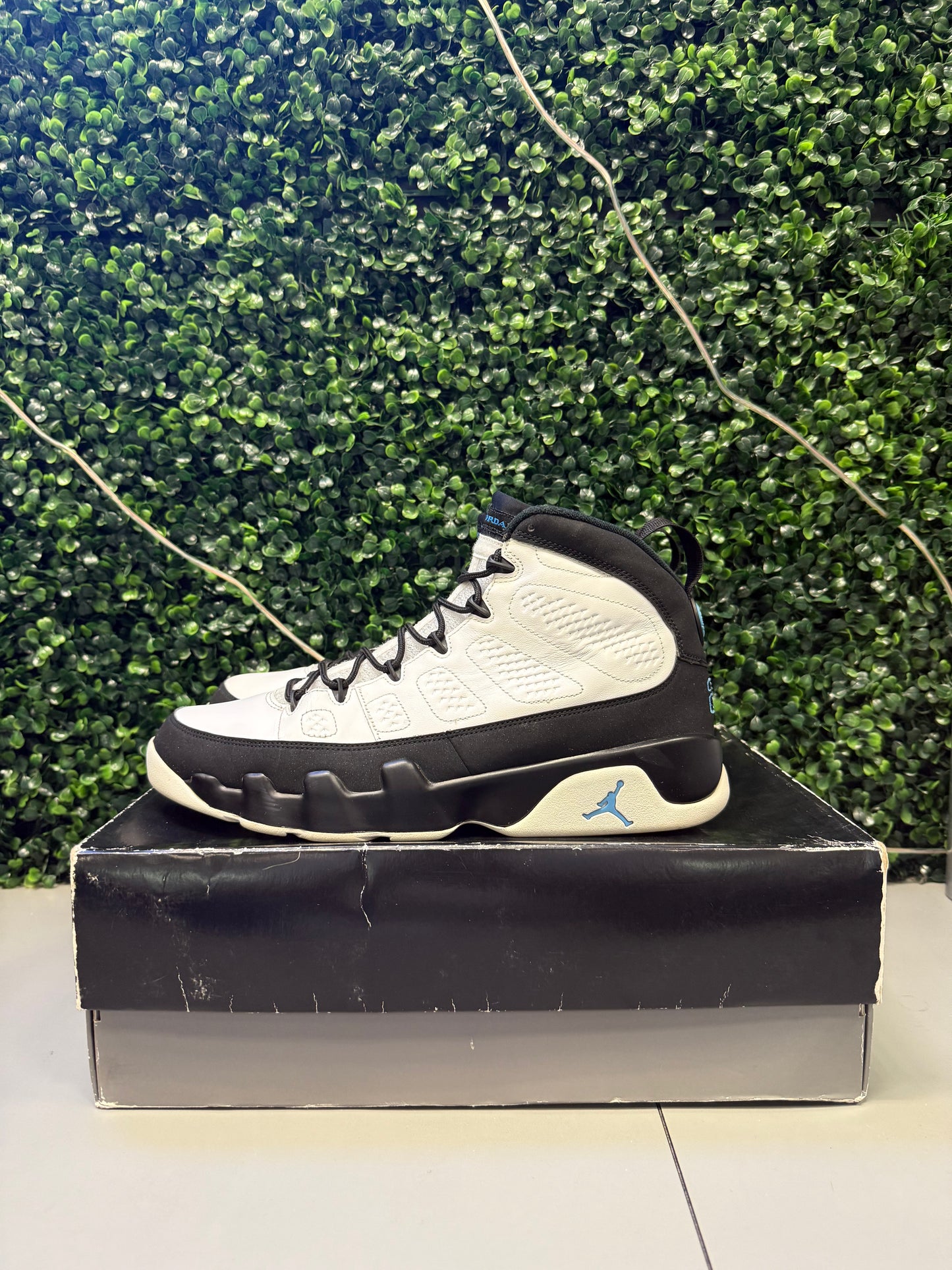Jordan 9 "University Blue" Size 12 Preowned