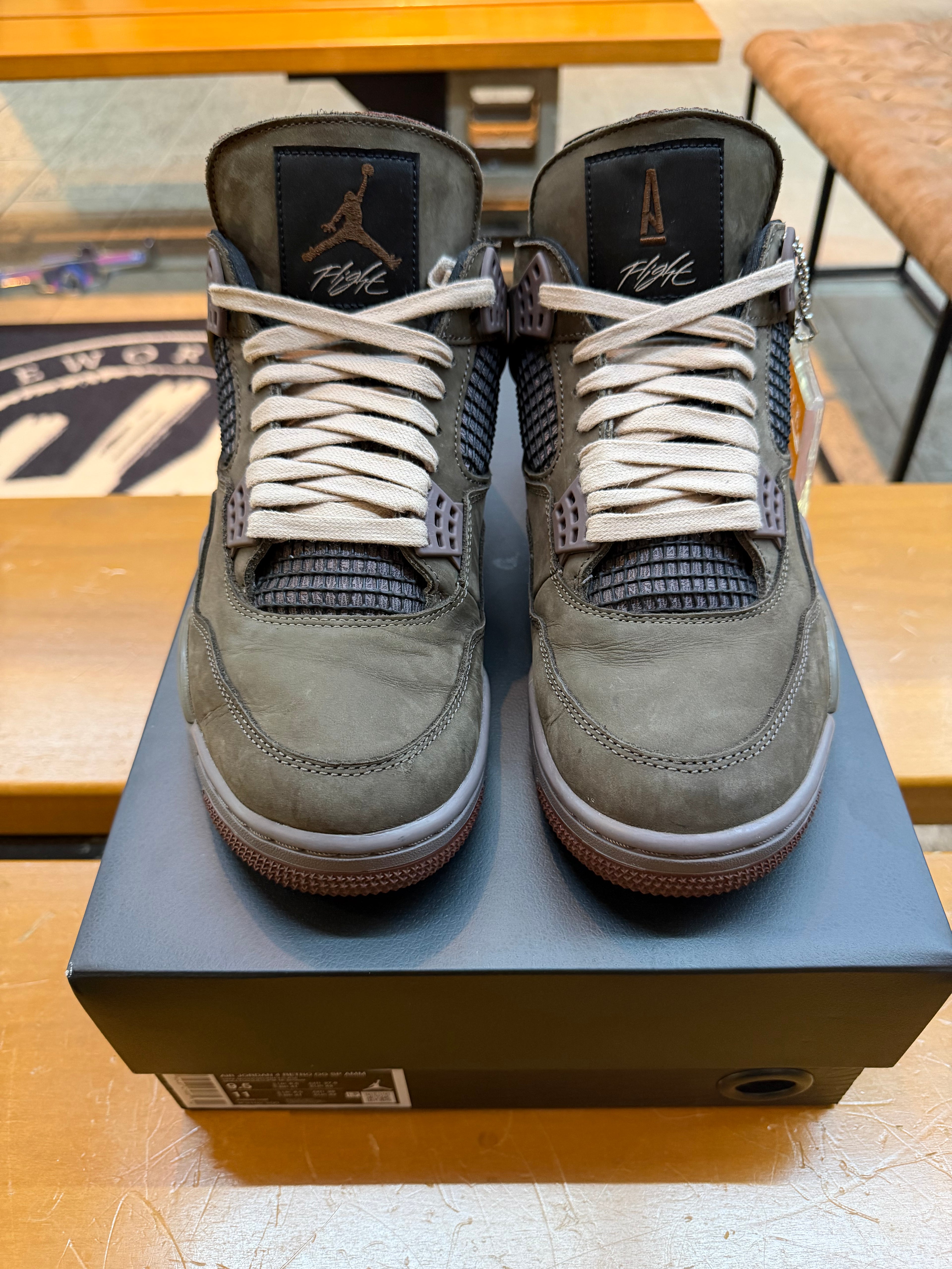 A Ma Maniere x Jordan 4 "Dark Mocha" Size 11w/9.5m preowned
