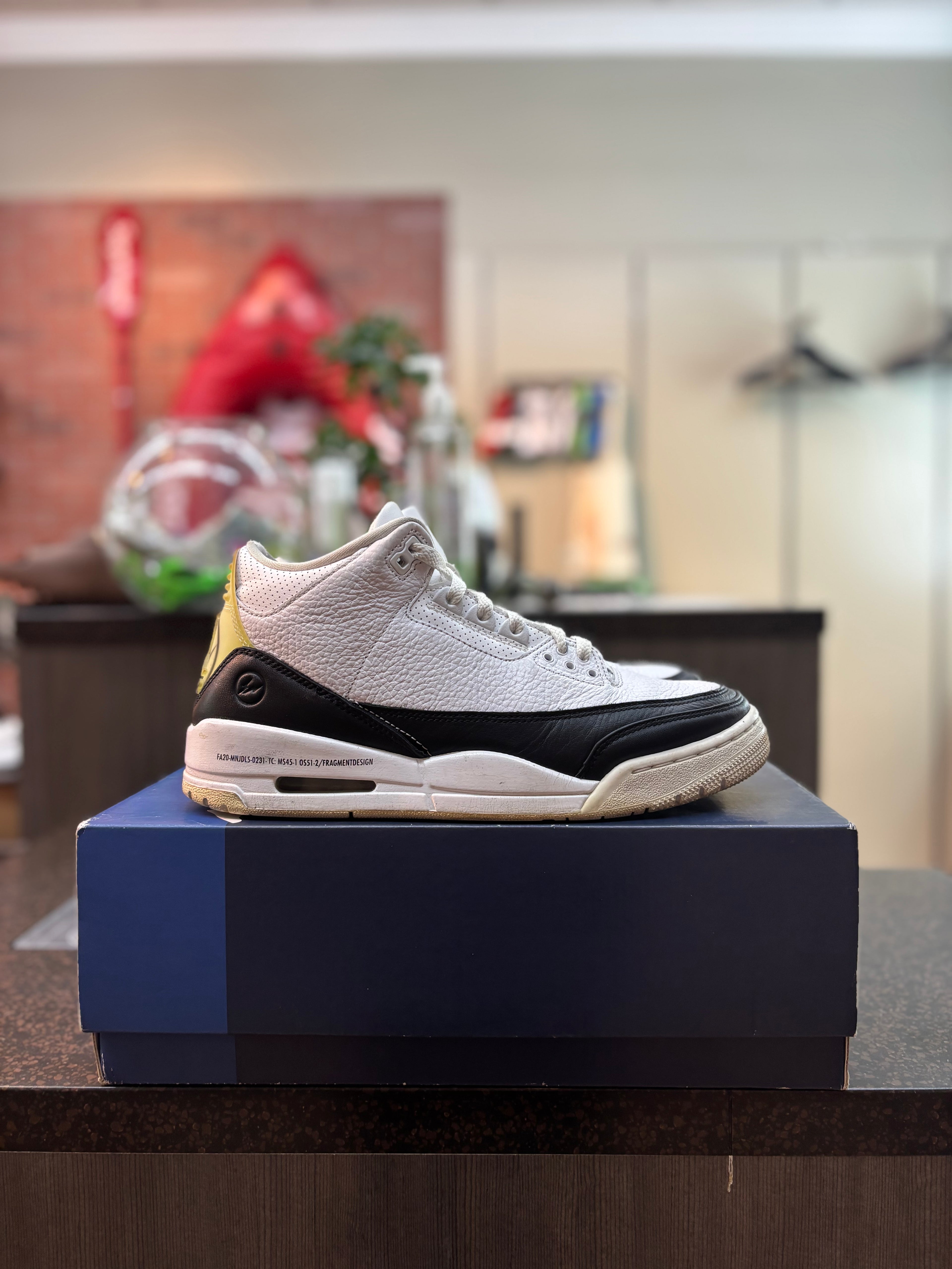 Jordan 3 "Fragment" Size 9 Pre Owned