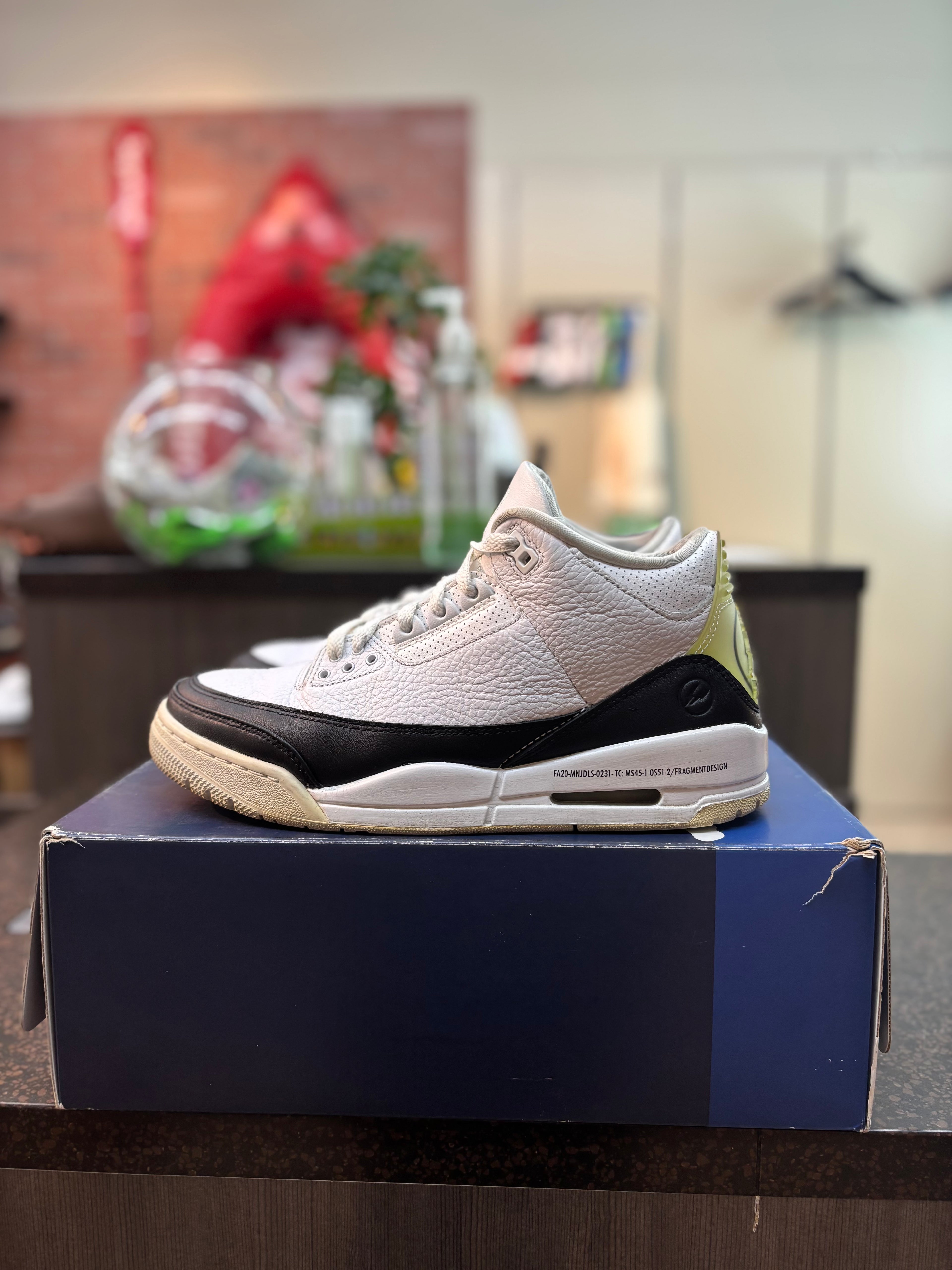 Jordan 3 "Fragment" Size 9 Pre Owned