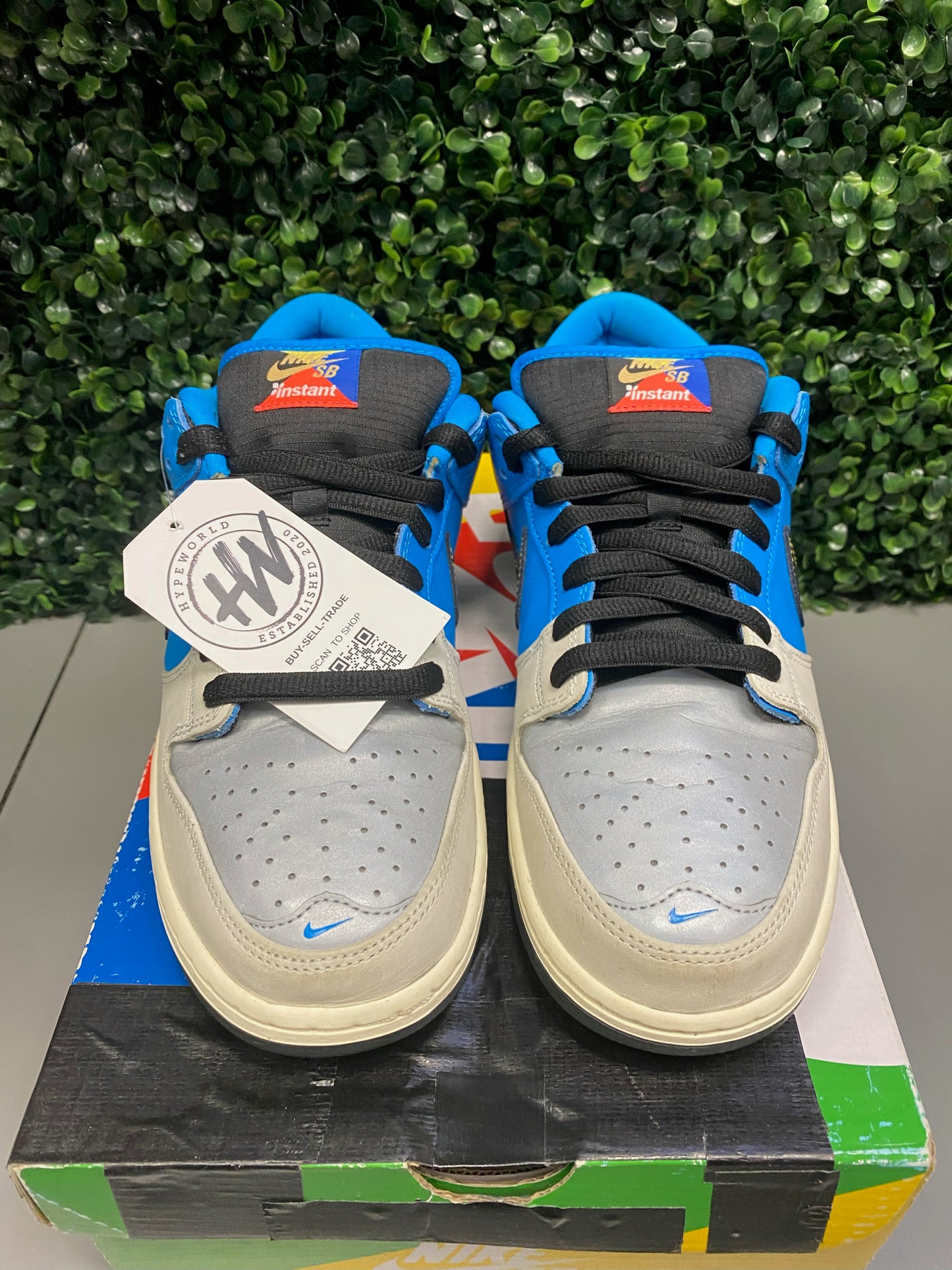 Nike Dunk SB Low "Instant Skateboard" Size 9.5 Preowned