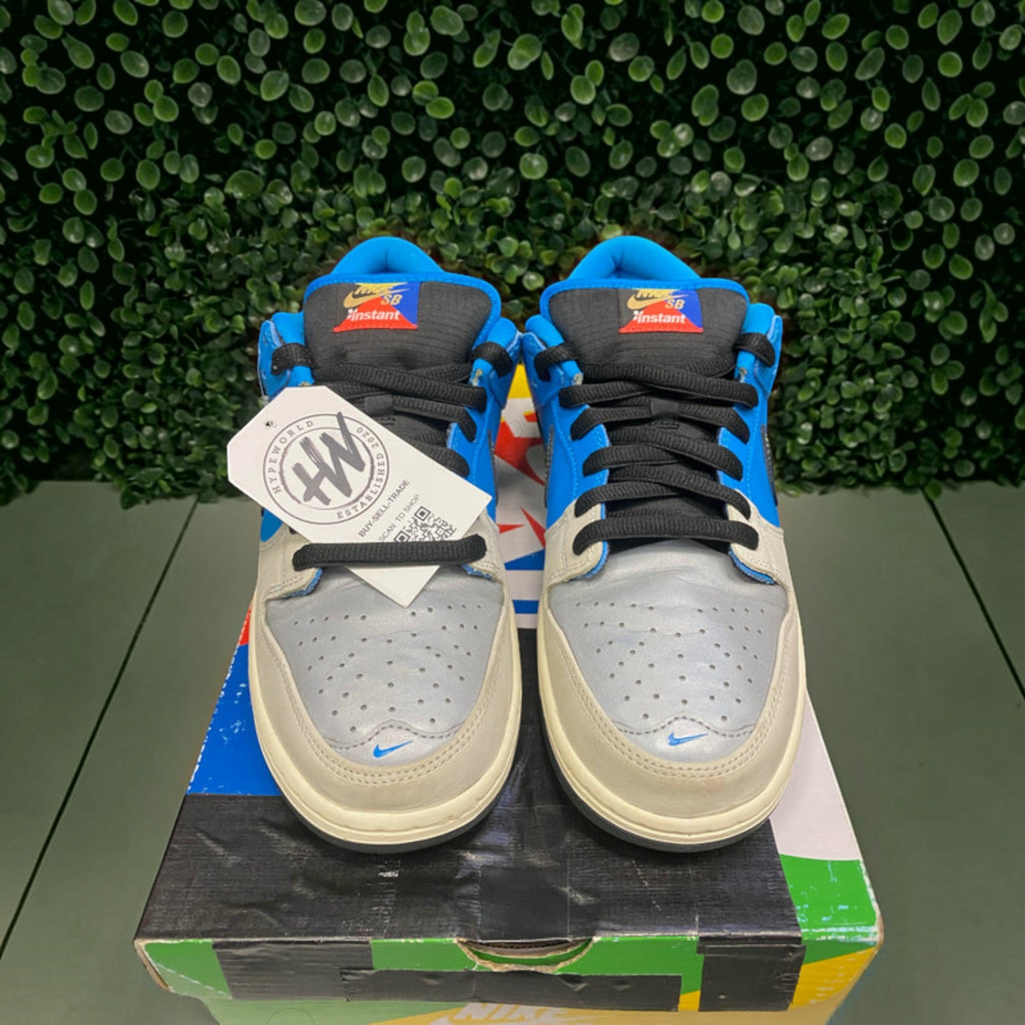 Nike Dunk SB Low "Instant Skateboard" Size 9.5 Preowned