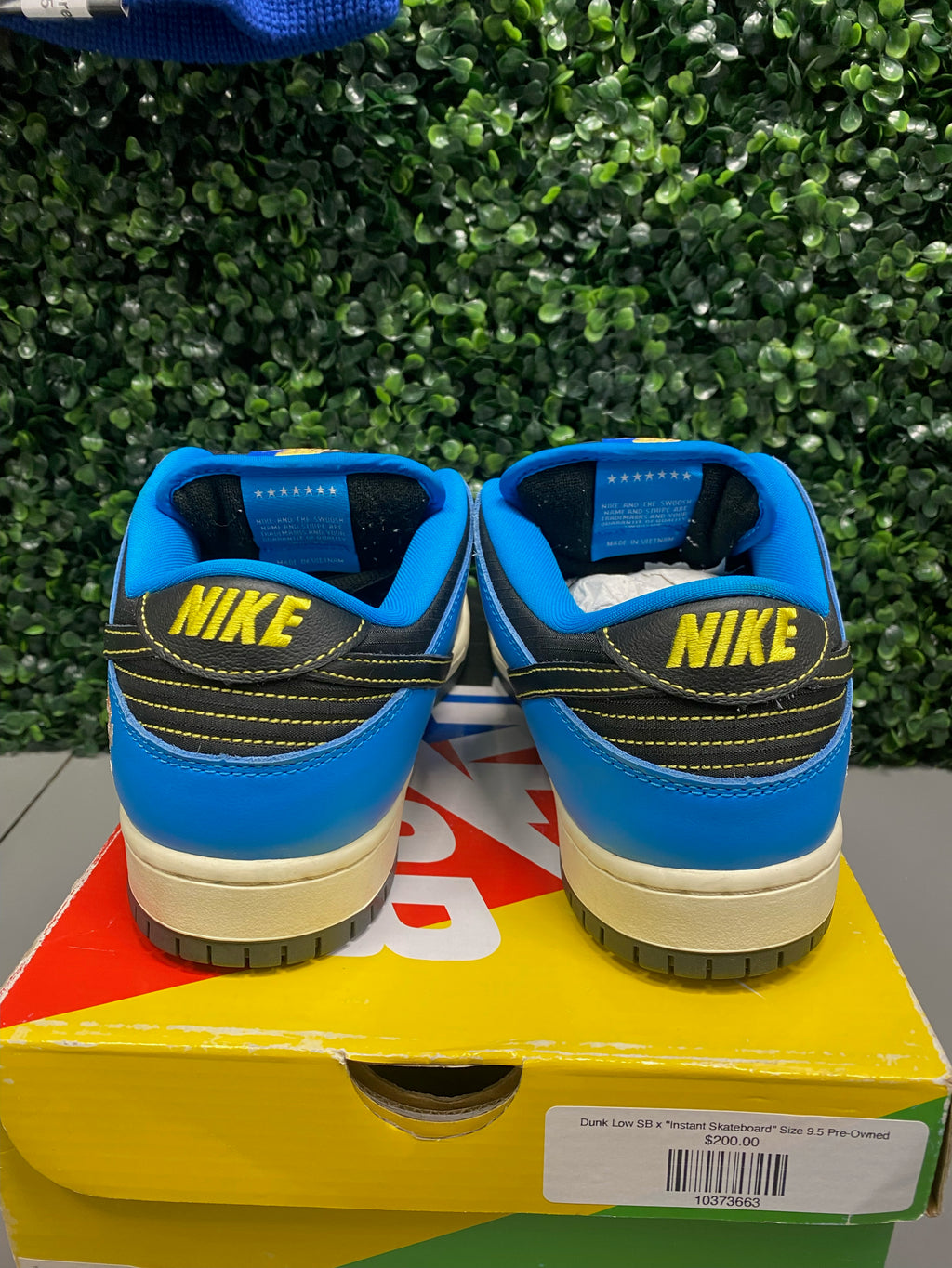 Nike Dunk SB Low "Instant Skateboard" Size 9.5 Preowned