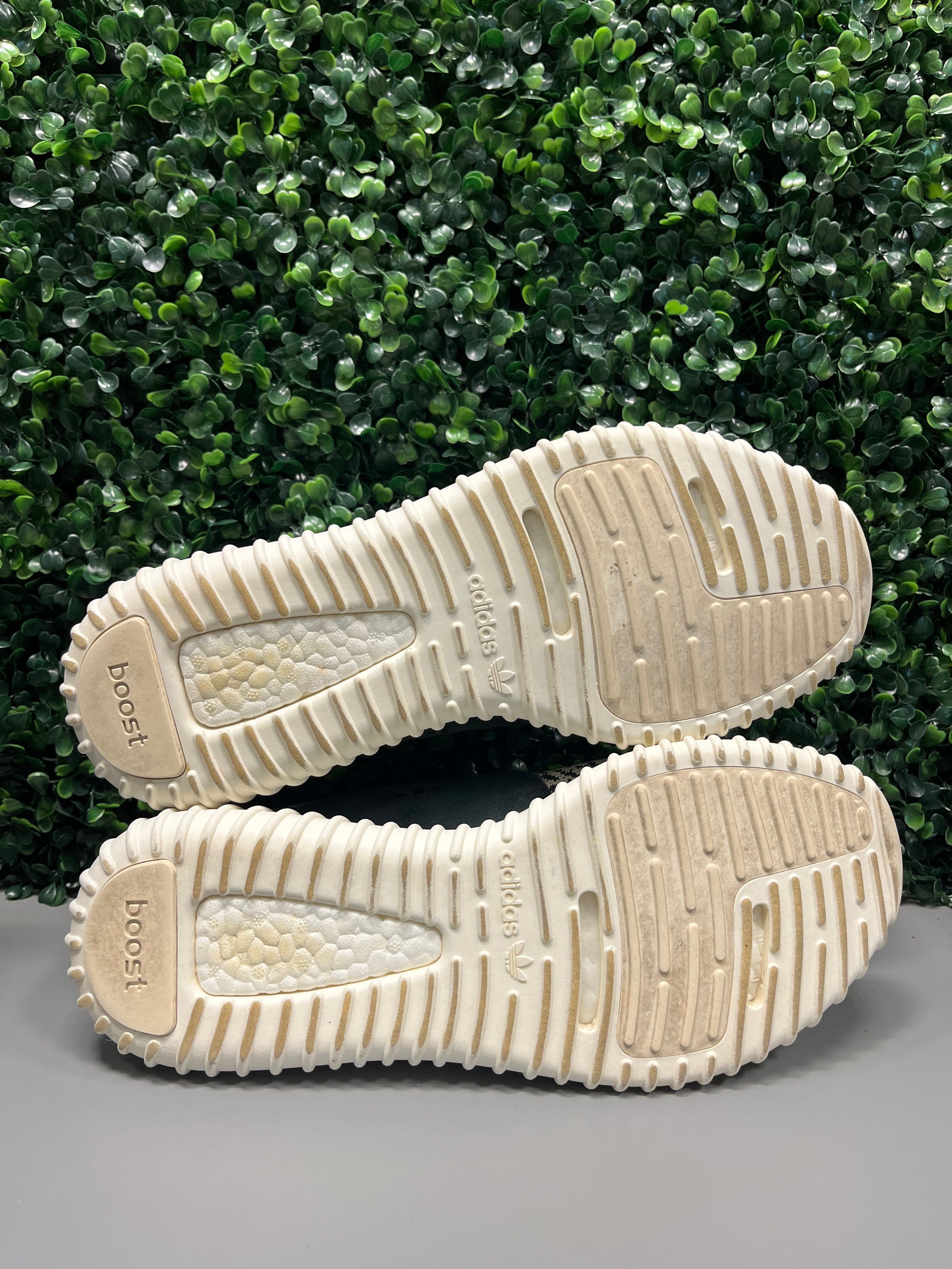 Yeezy 350 "Turtledove" Size 11.5 Preowned