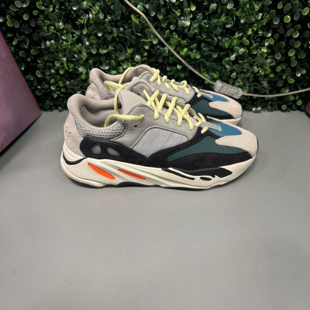 Yeezy 700 "Wave Runner" Size 9.5 Preowned (Rep Box)