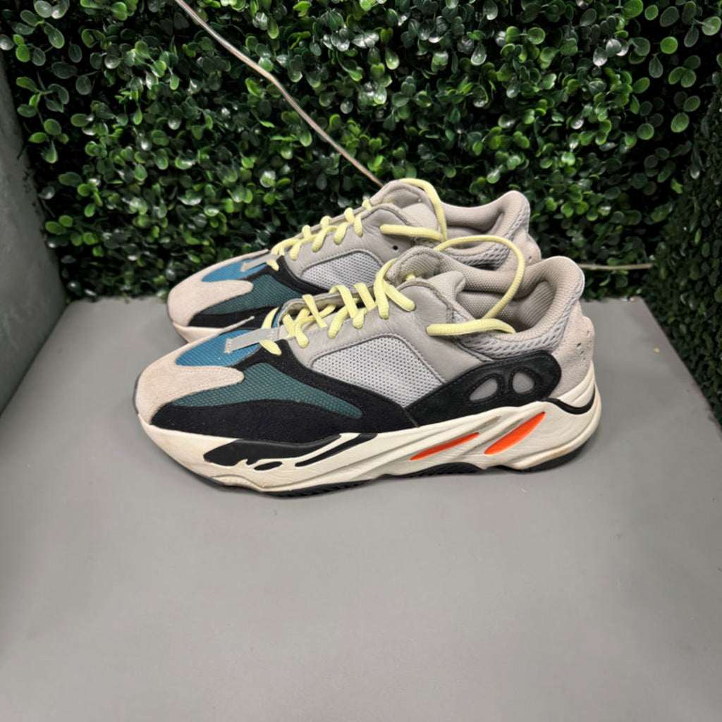 Yeezy 700 "Wave Runner" Size 9.5 Preowned (Rep Box)