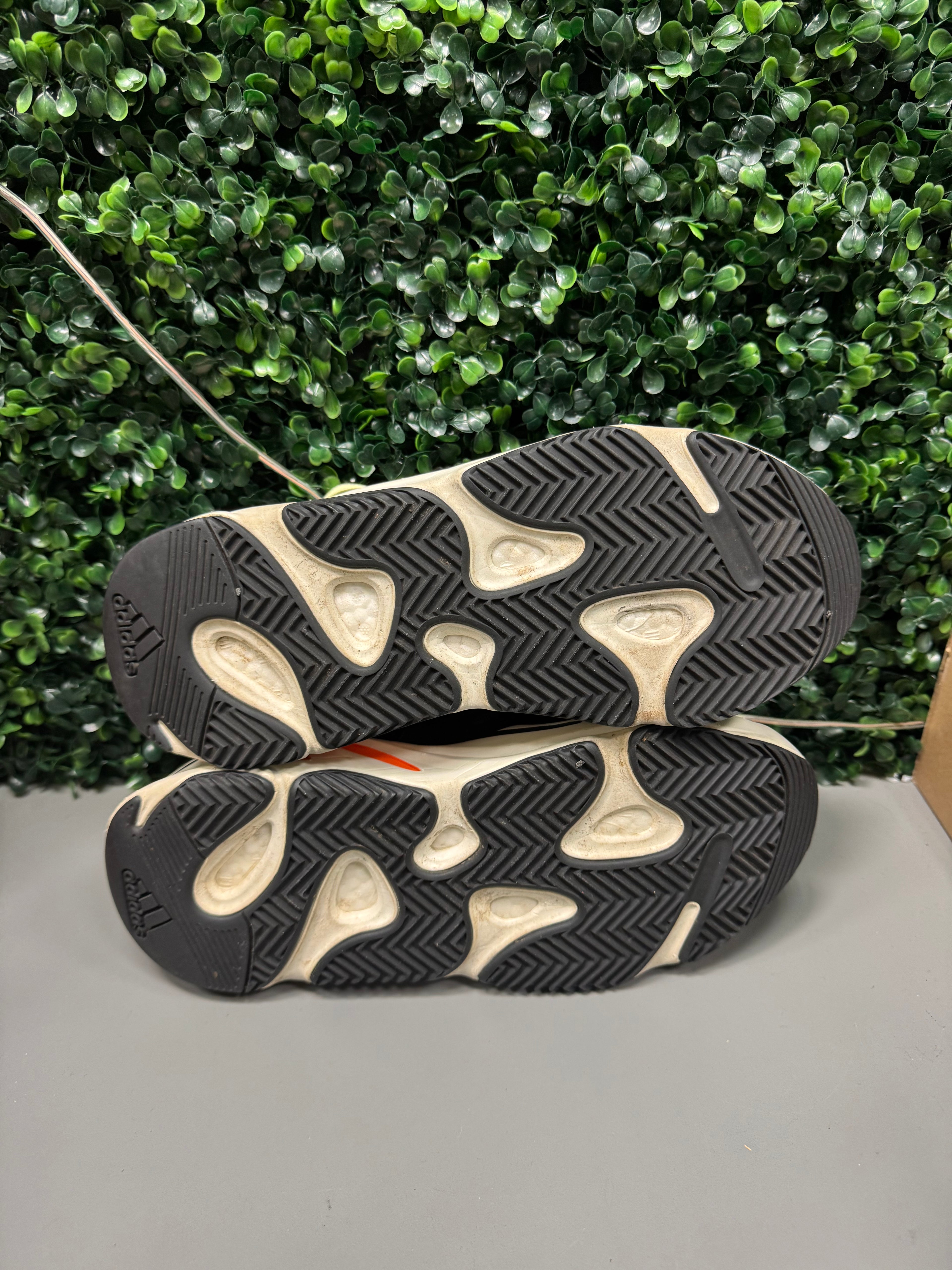 Yeezy 700 "Wave Runner" Size 9.5 Preowned (Rep Box)