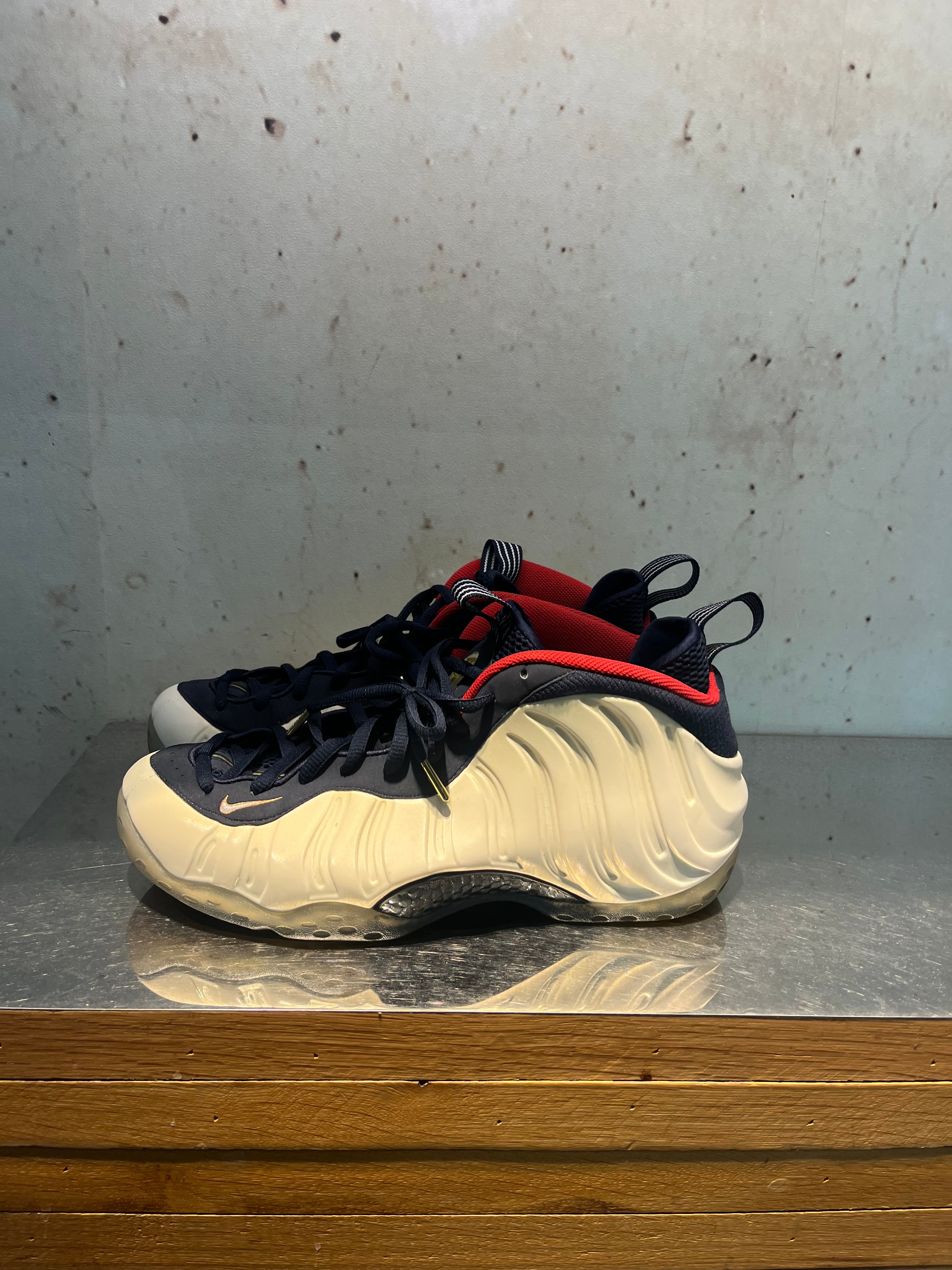 Nike Air Foamposite Size 13 Preowned