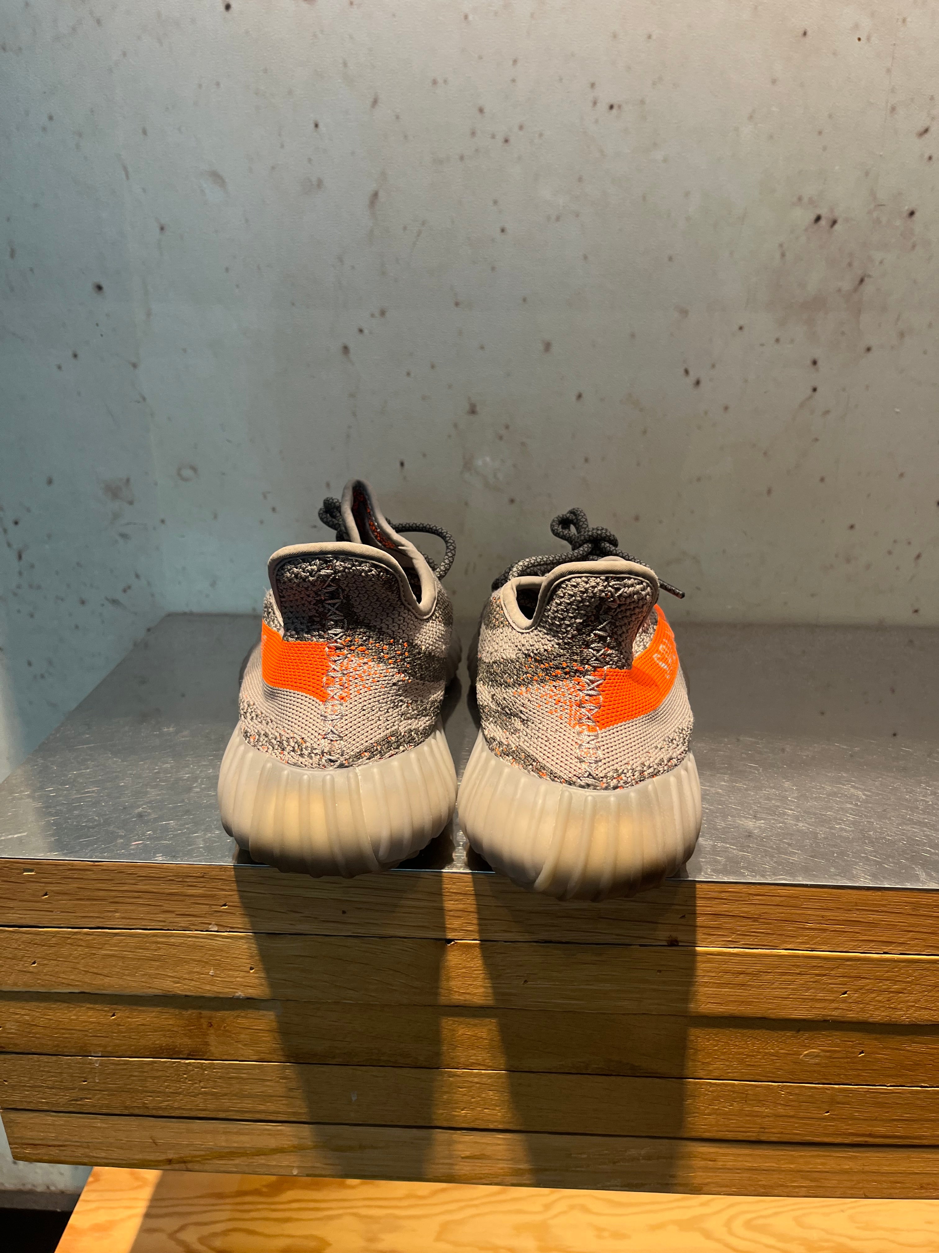 Yeezy 350 v2 "Beluga Reflective" Size 14 Preowned