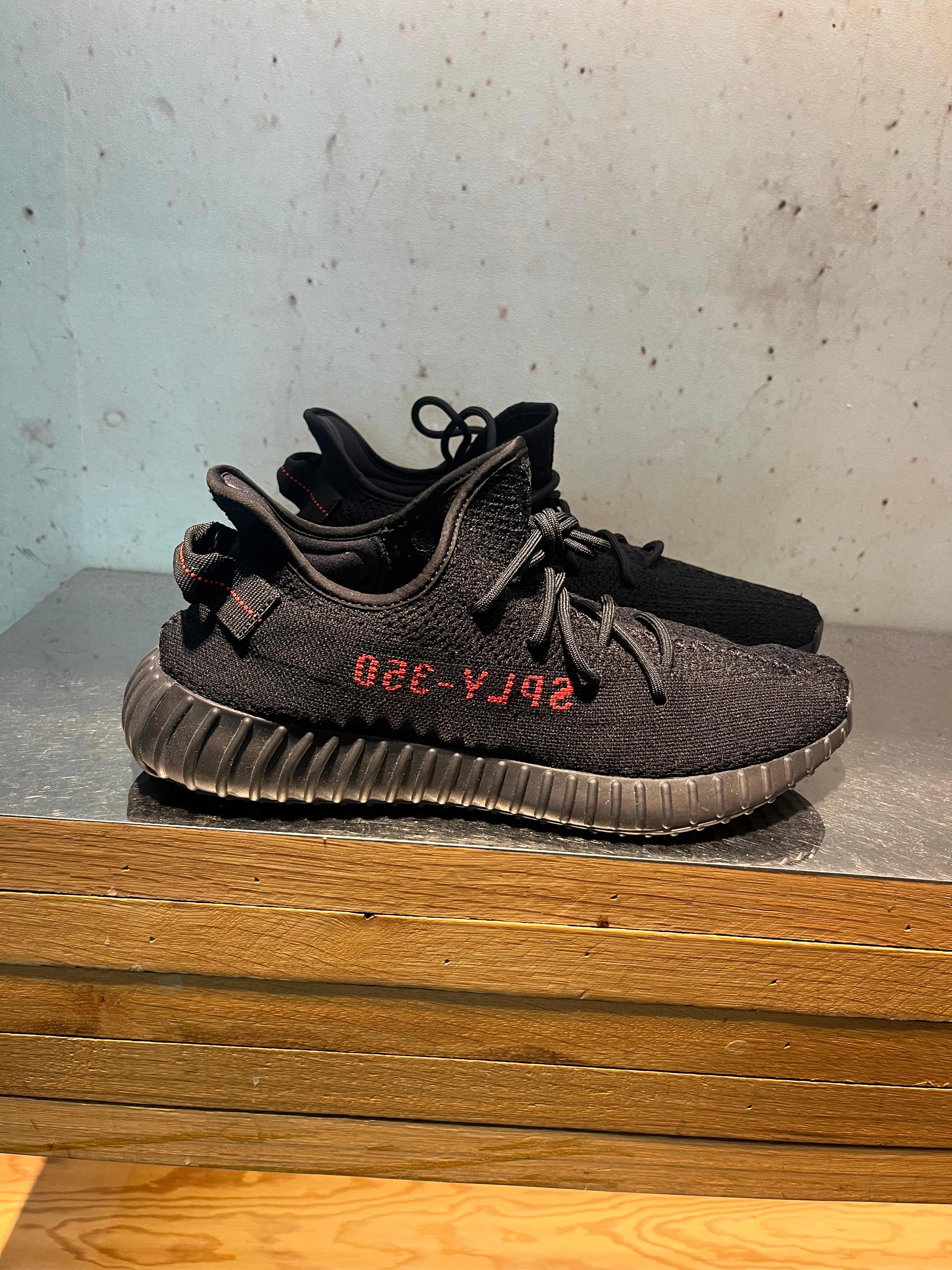 Yeezy 350 Bred v2 "Bred" Size 14 Preowned