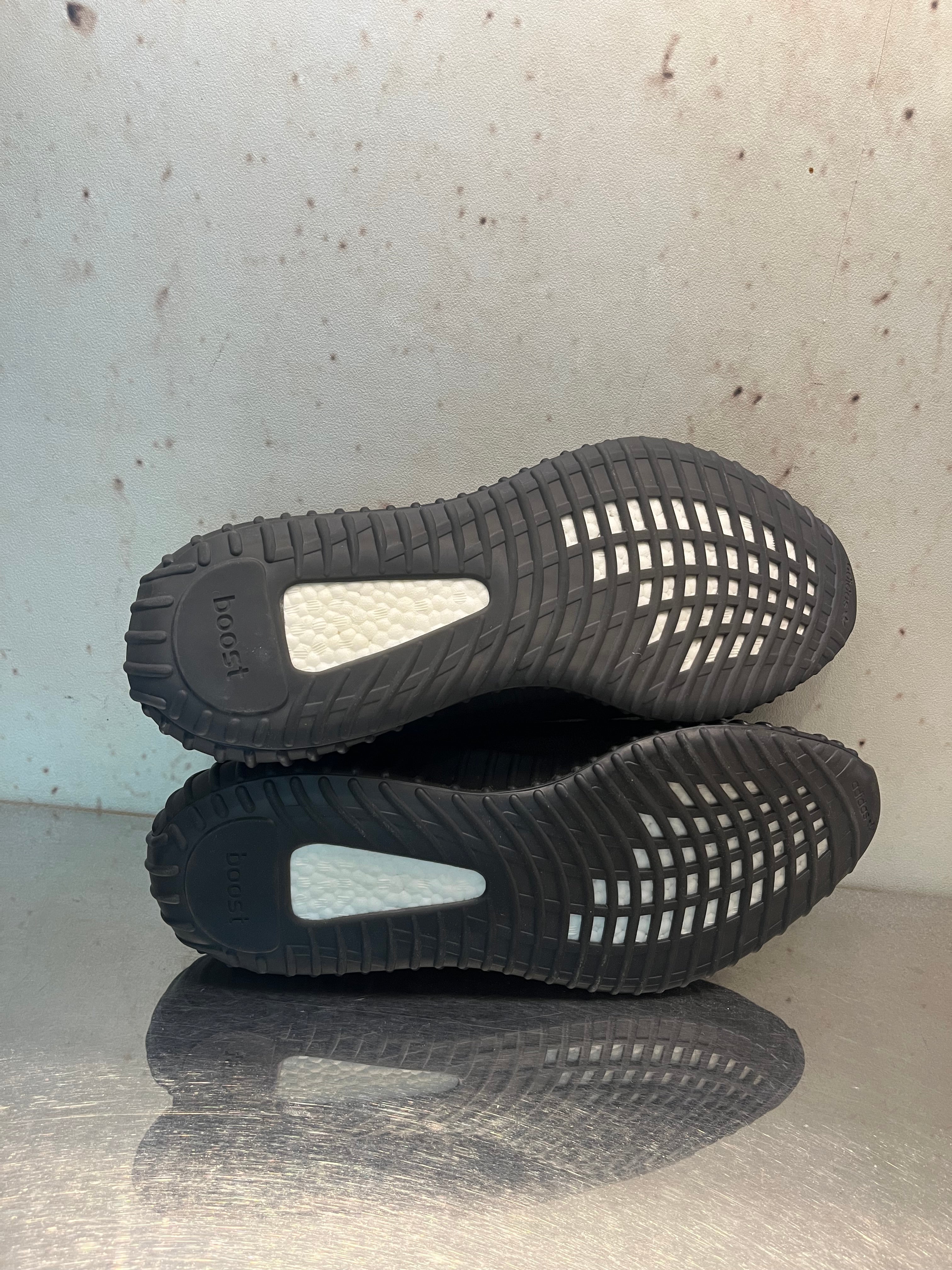 Yeezy 350 Bred v2 "Bred" Size 14 Preowned