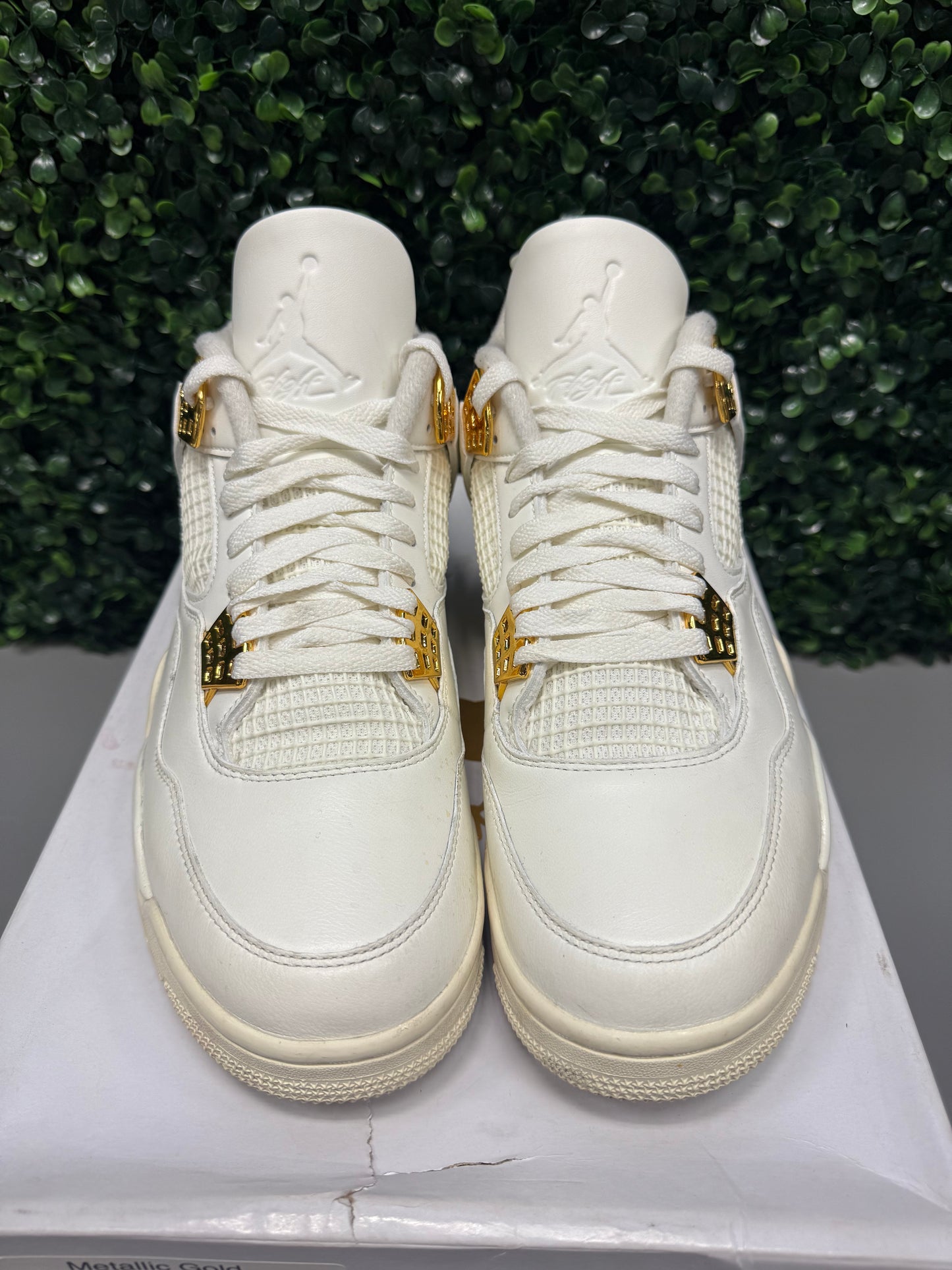 Jordan 4 "Metallic Gold" Size 10.5M Preowned