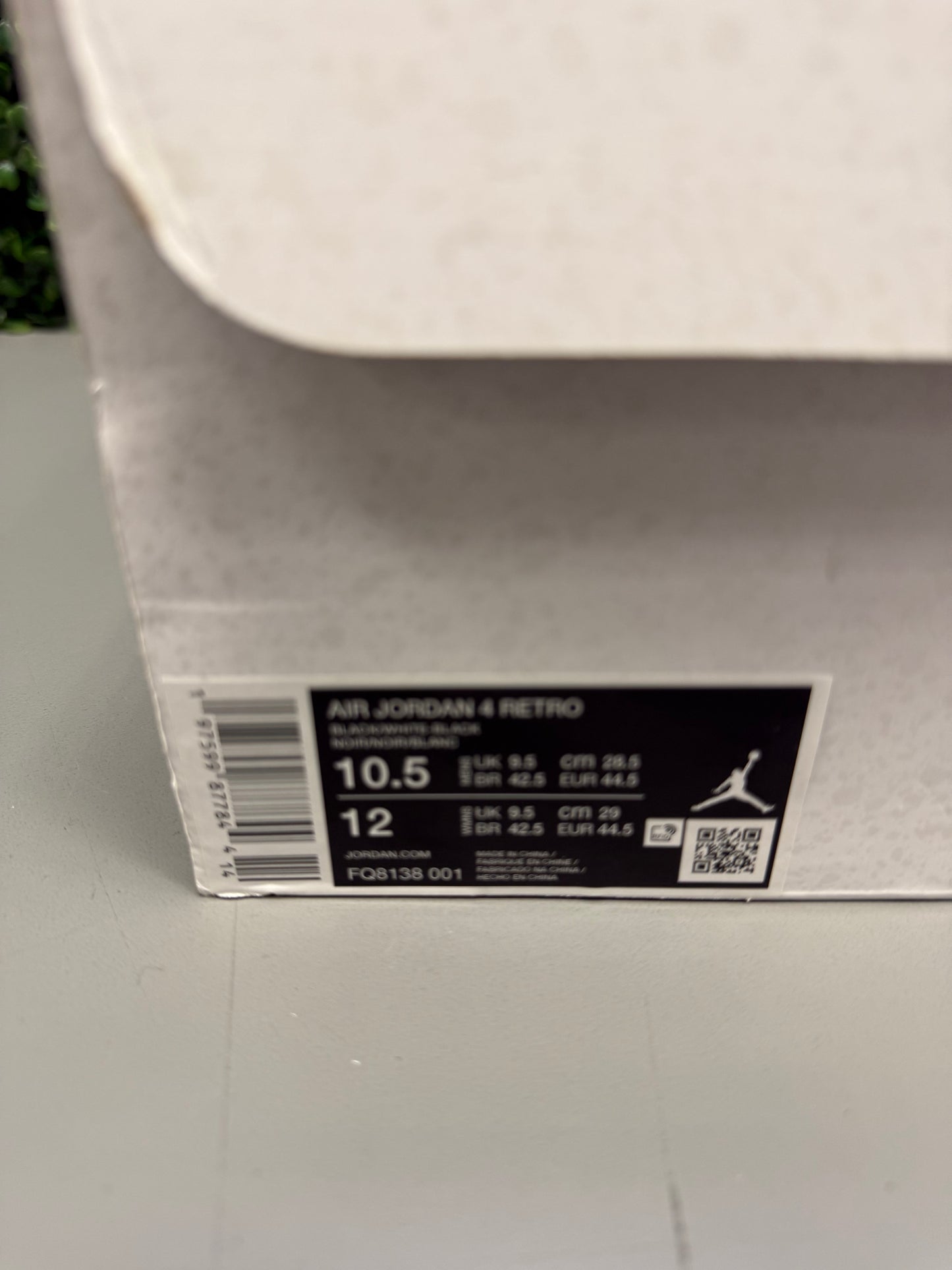 Jordan 4 "White Thunder" Size 10.5 Preowned