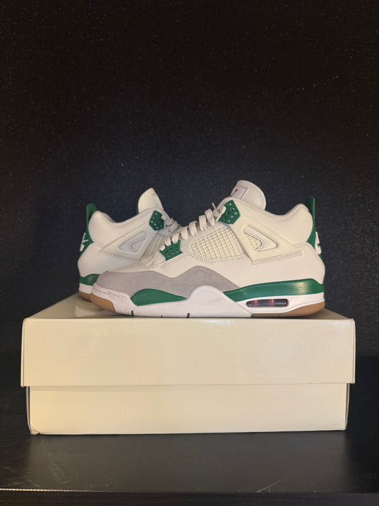 Jordan 4 'Pine Green' Size 10 Preowned with box