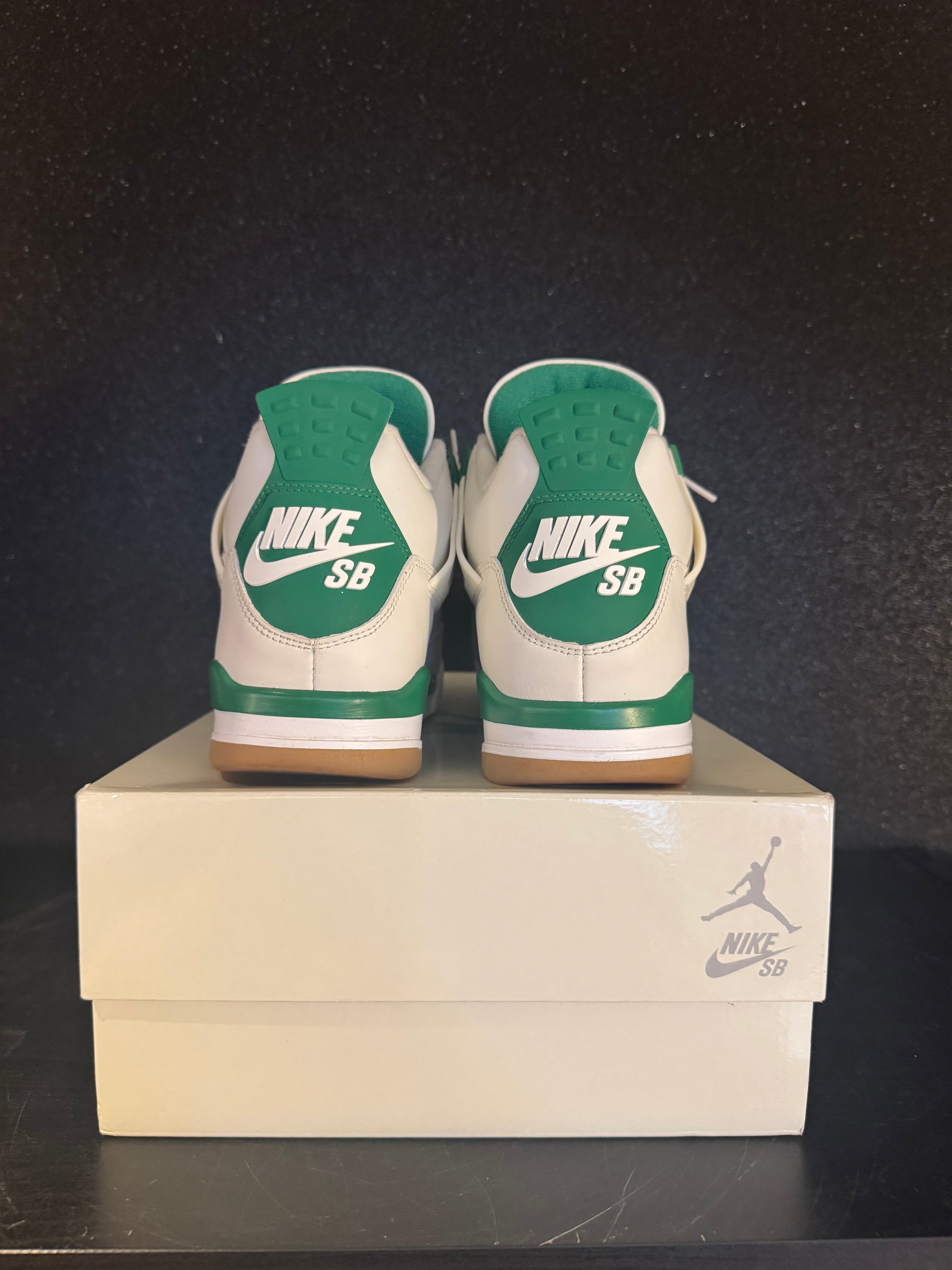 Jordan 4 'Pine Green' Size 10 Preowned with box
