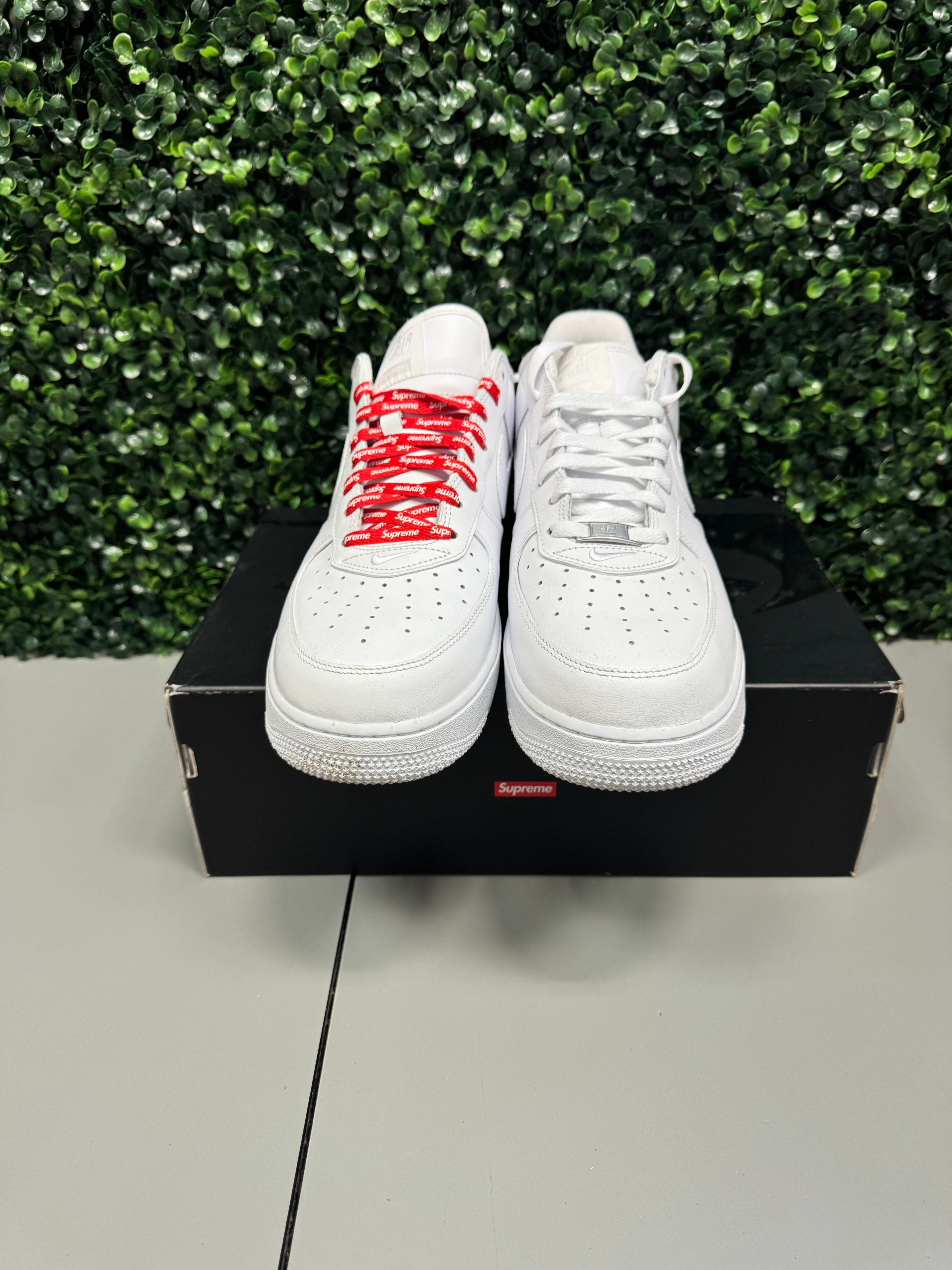 Supreme AF1 White Size 12 Preowned