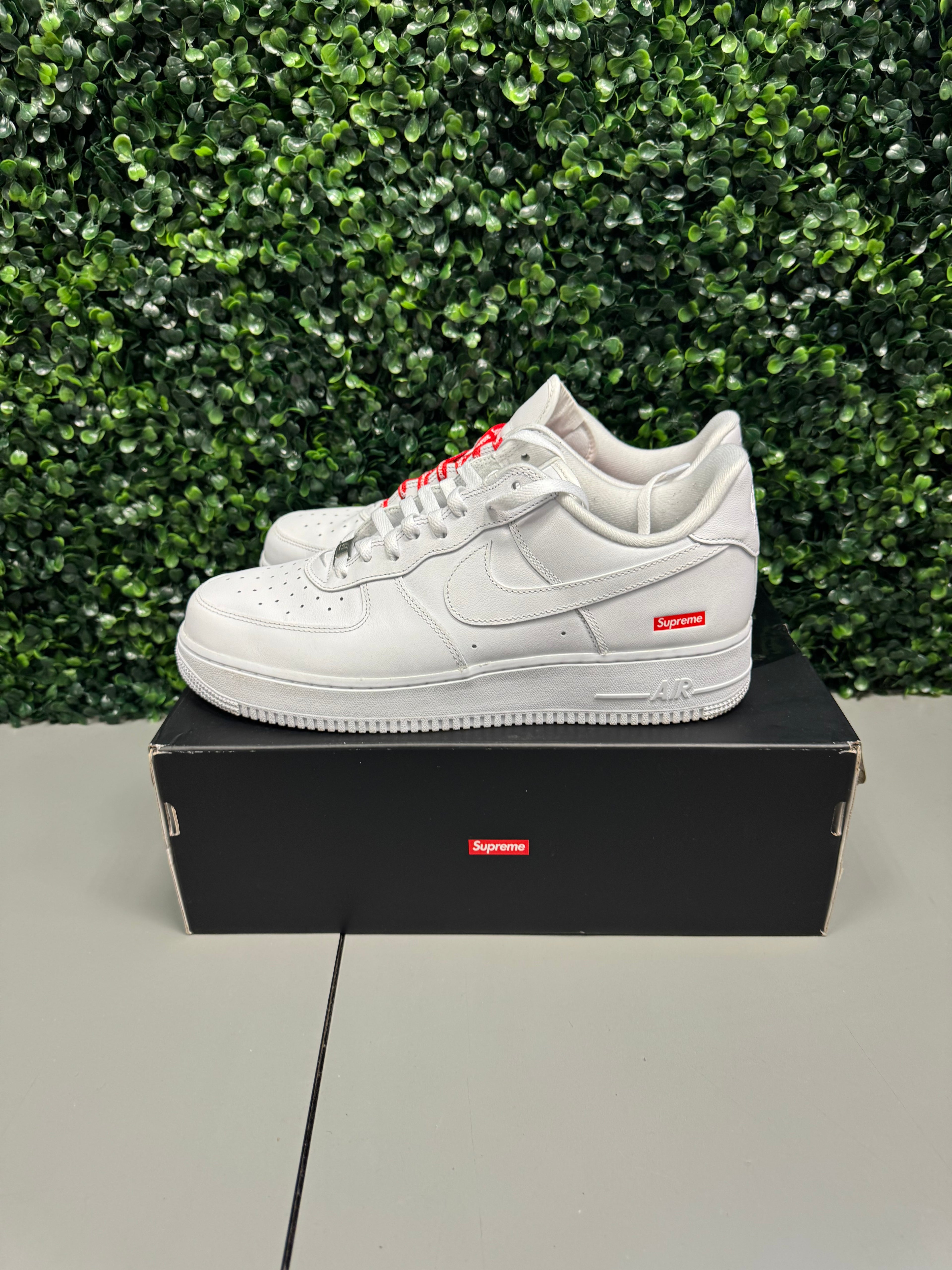 Supreme AF1 White Size 12 Preowned