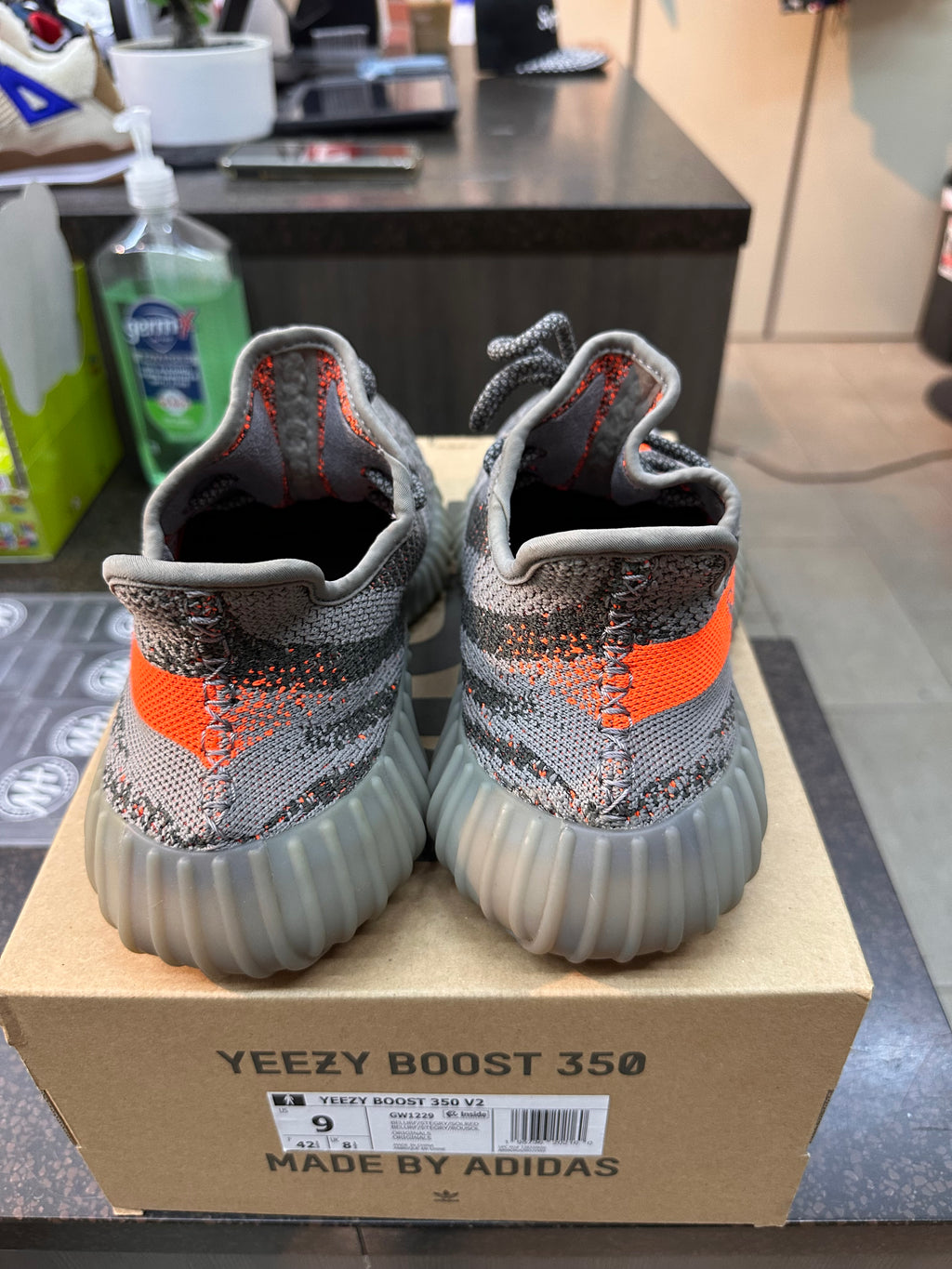 Yeezy 350 "Beluga" Preowned