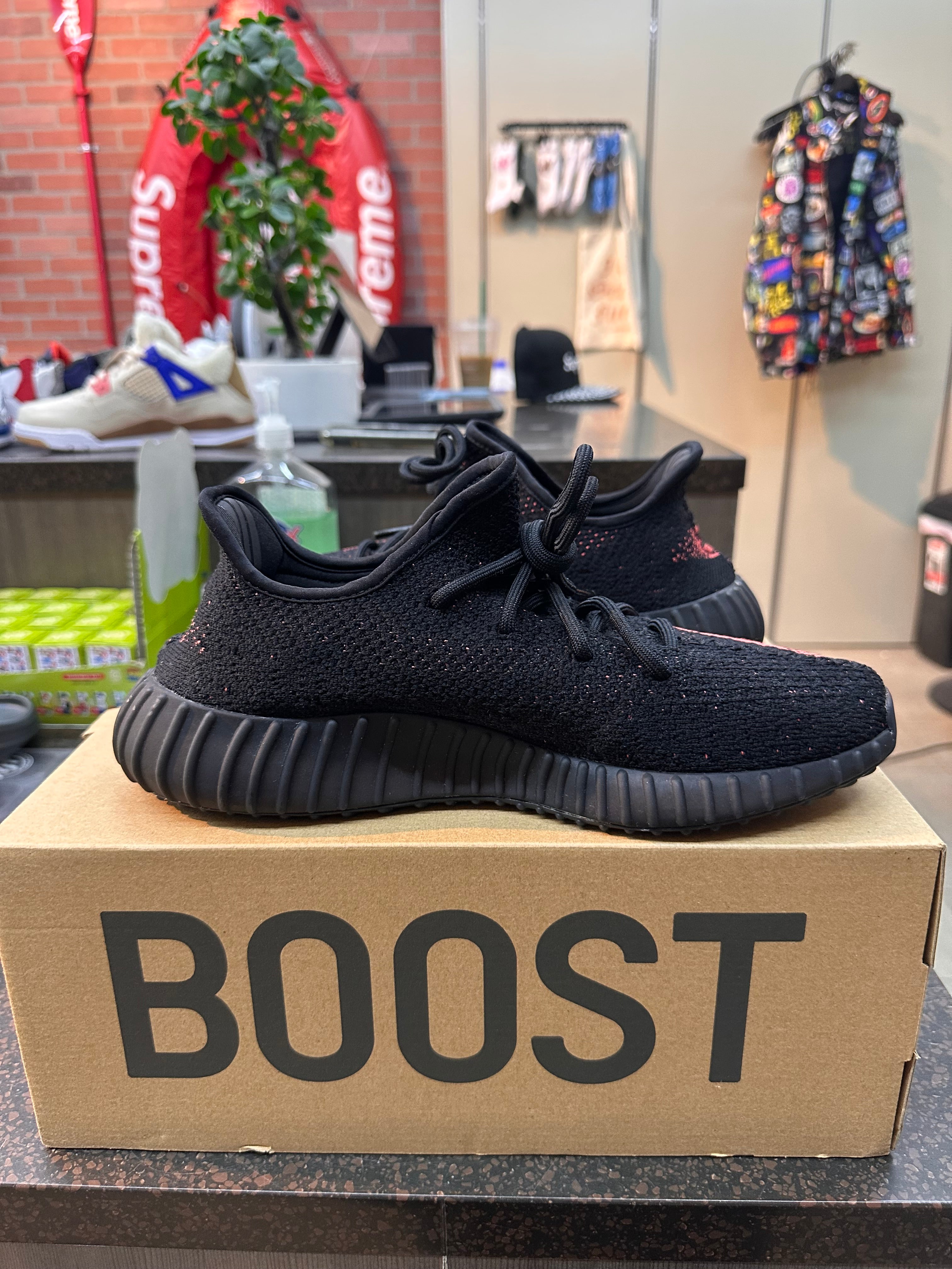 Yeezy 350 "Core Black and Red" Preowned