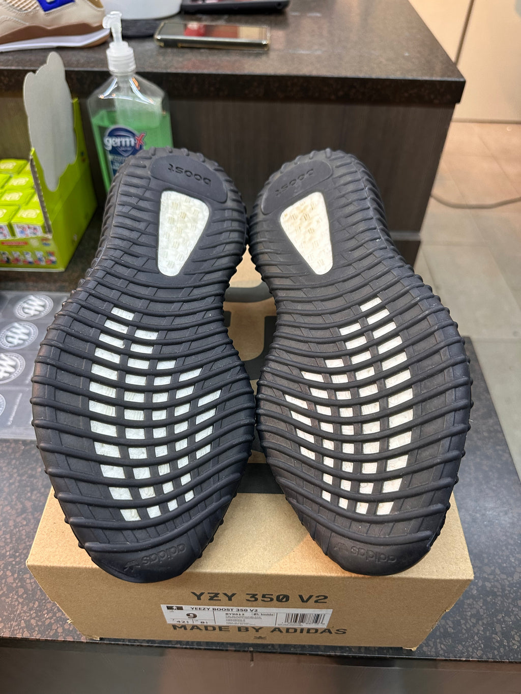 Yeezy 350 "Core Black and Red" Preowned