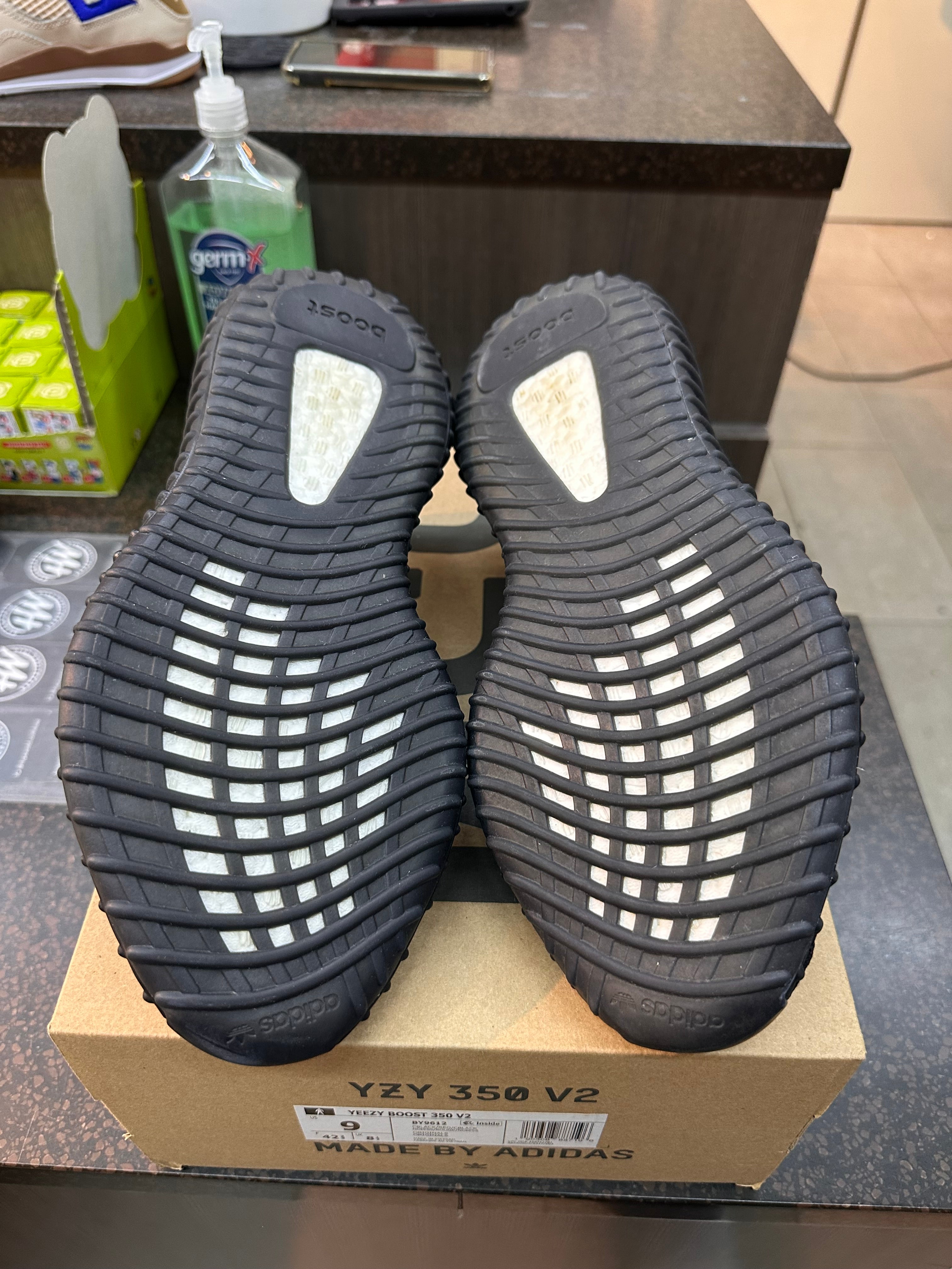 Yeezy 350 "Core Black and Red" Preowned