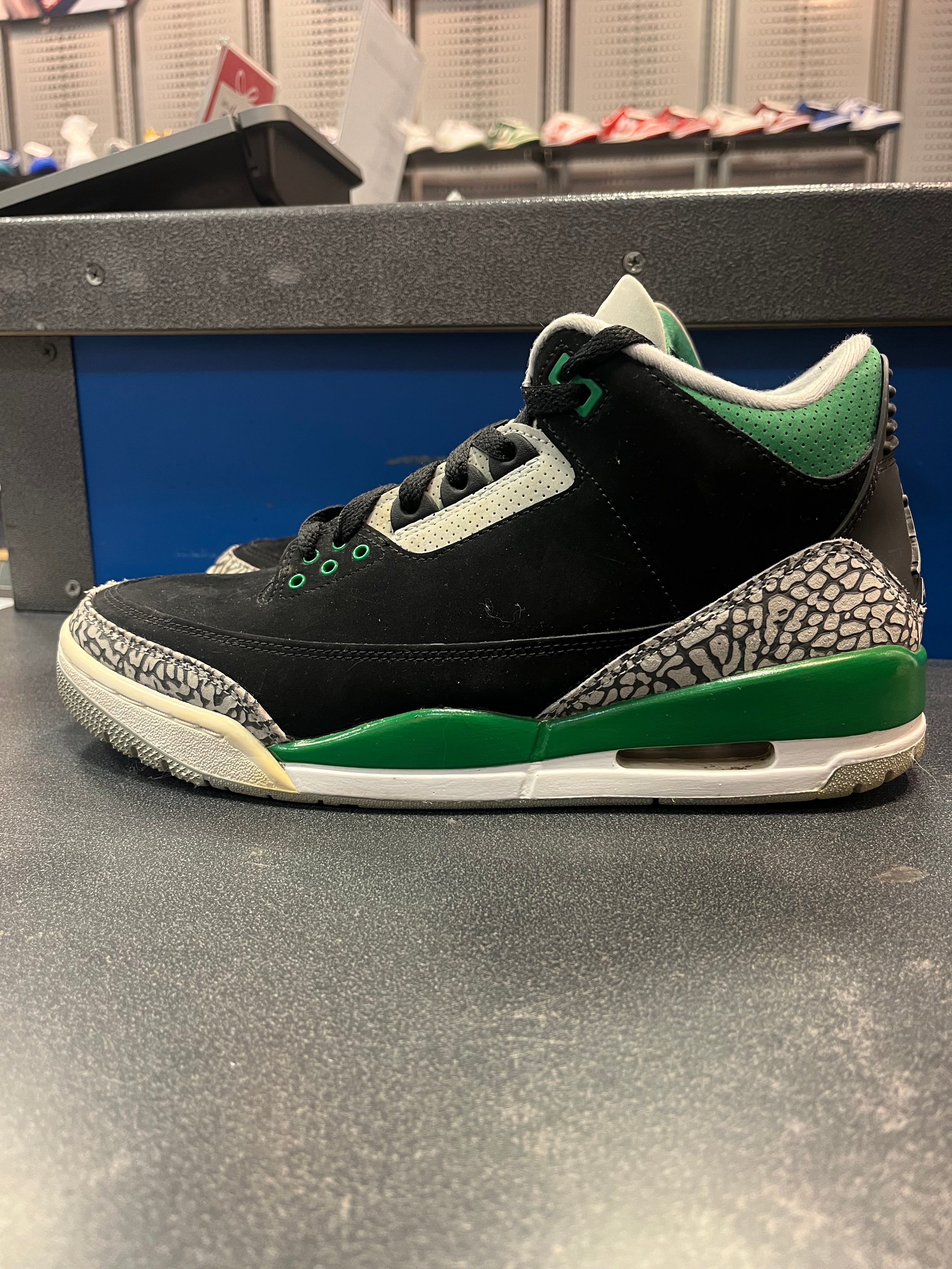 Jordan 3 "Pine Green" Size 9.5 Preowned