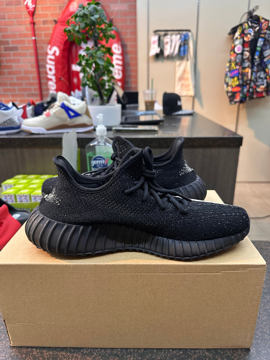 Yeezy 350 "Oreo" Preowned
