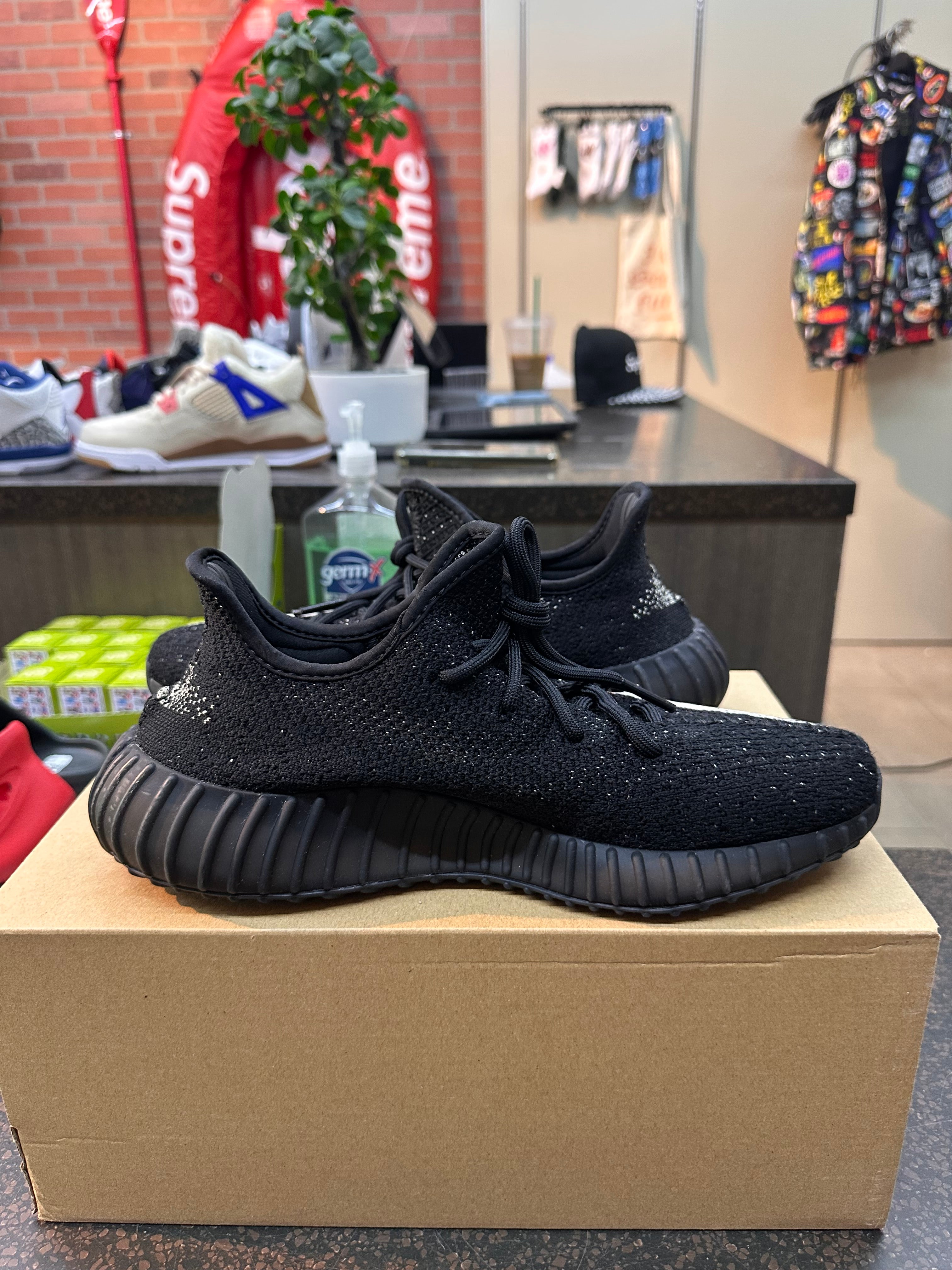 Yeezy 350 "Oreo" Preowned