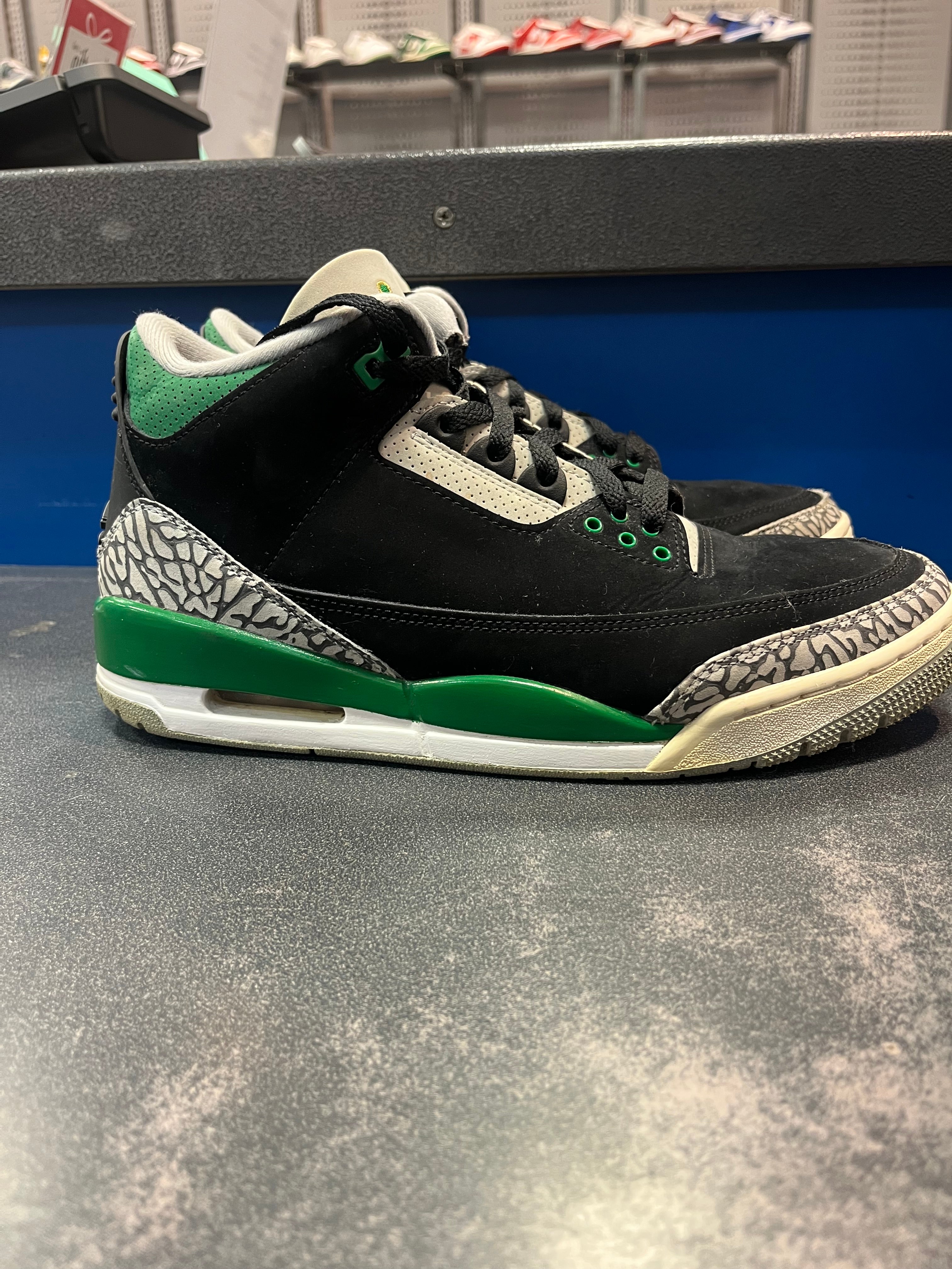 Jordan 3 "Pine Green" Size 9.5 Preowned