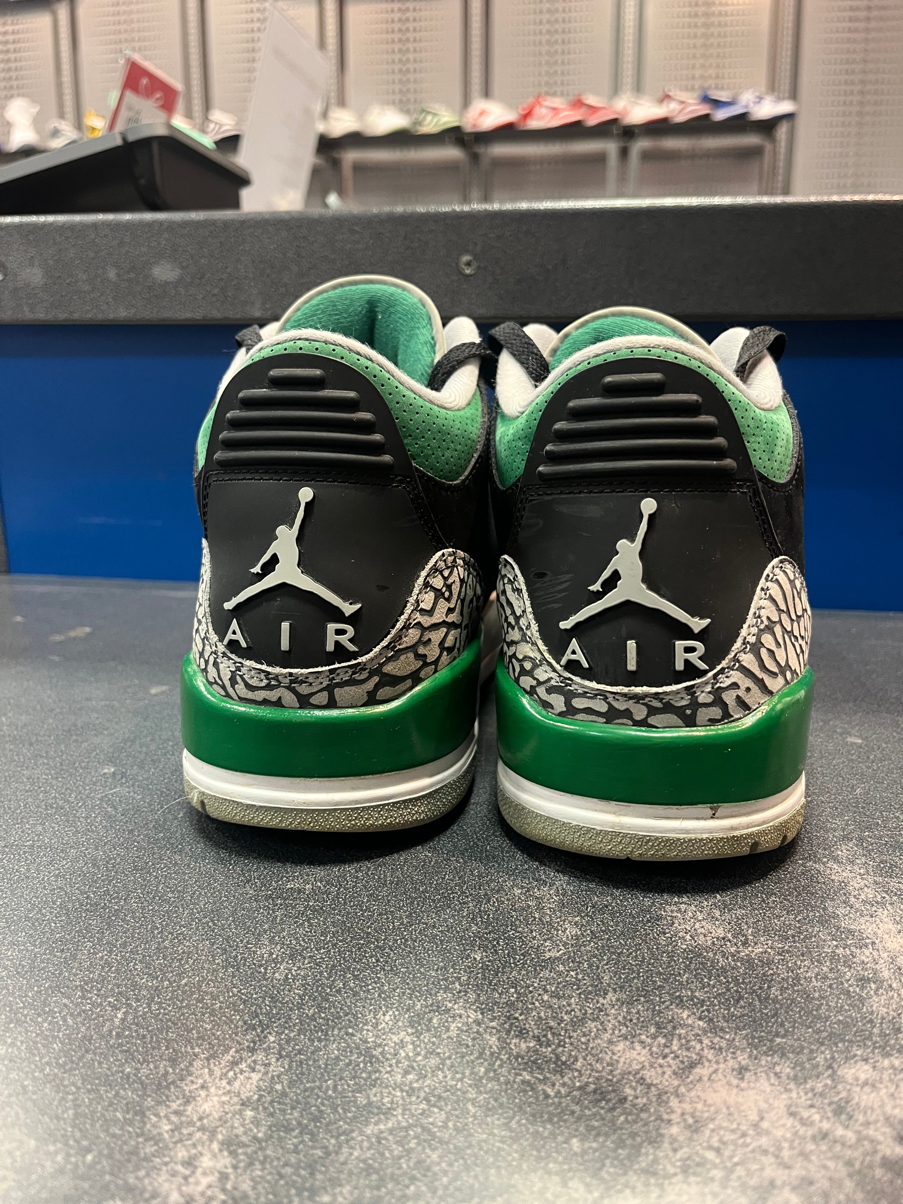Jordan 3 "Pine Green" Size 9.5 Preowned