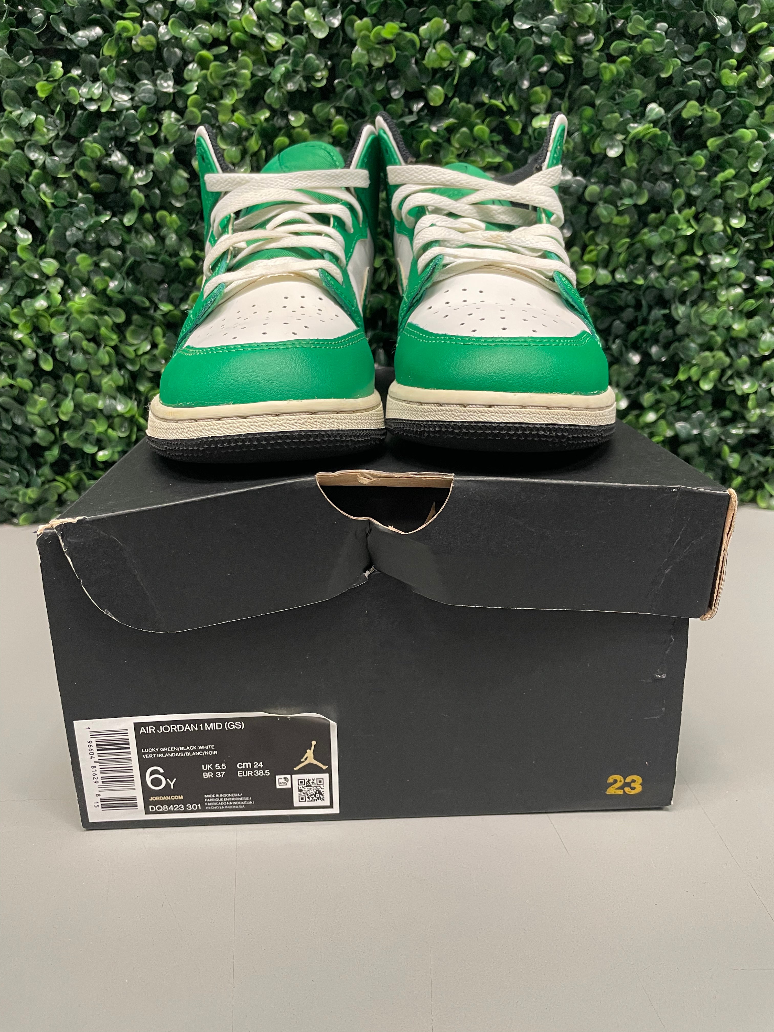 Jordan 1 Mid Lucky Green (GS) Size 6Y Preowned