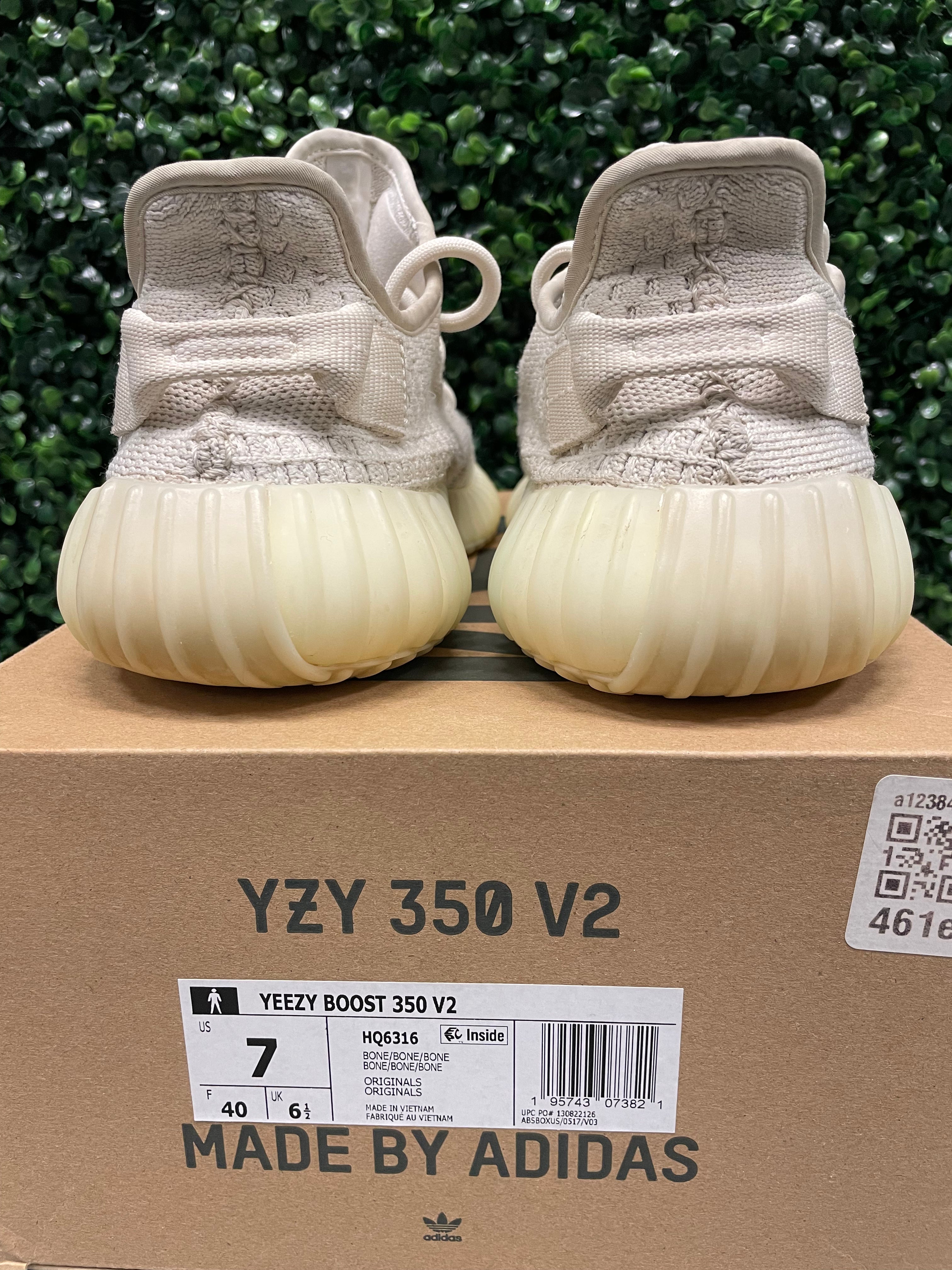 Yeezy Boost 350 V2 Bone Size 7 Preowned