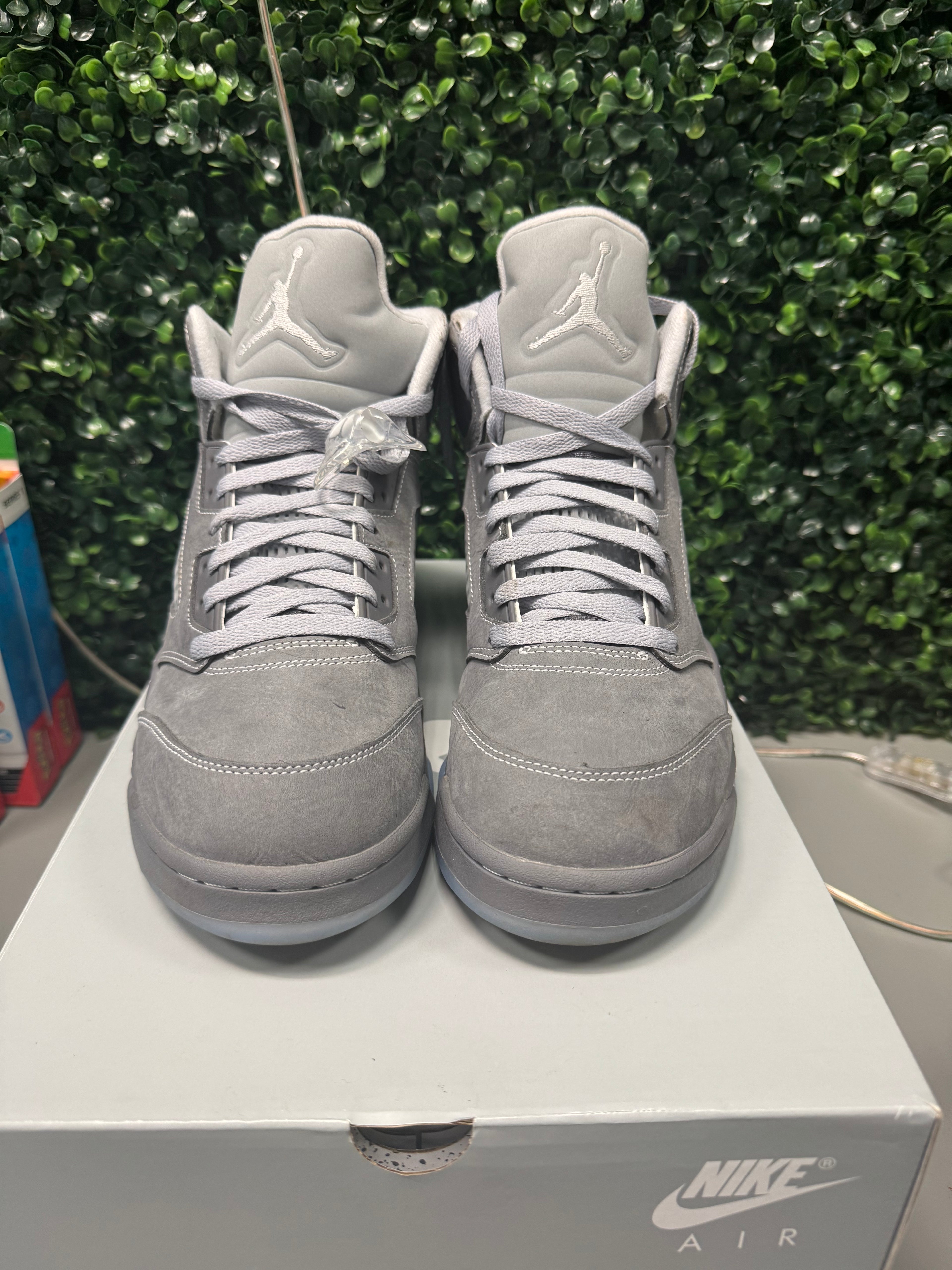 Jordan 5 "Wolf Grey" Size 9 Preowned