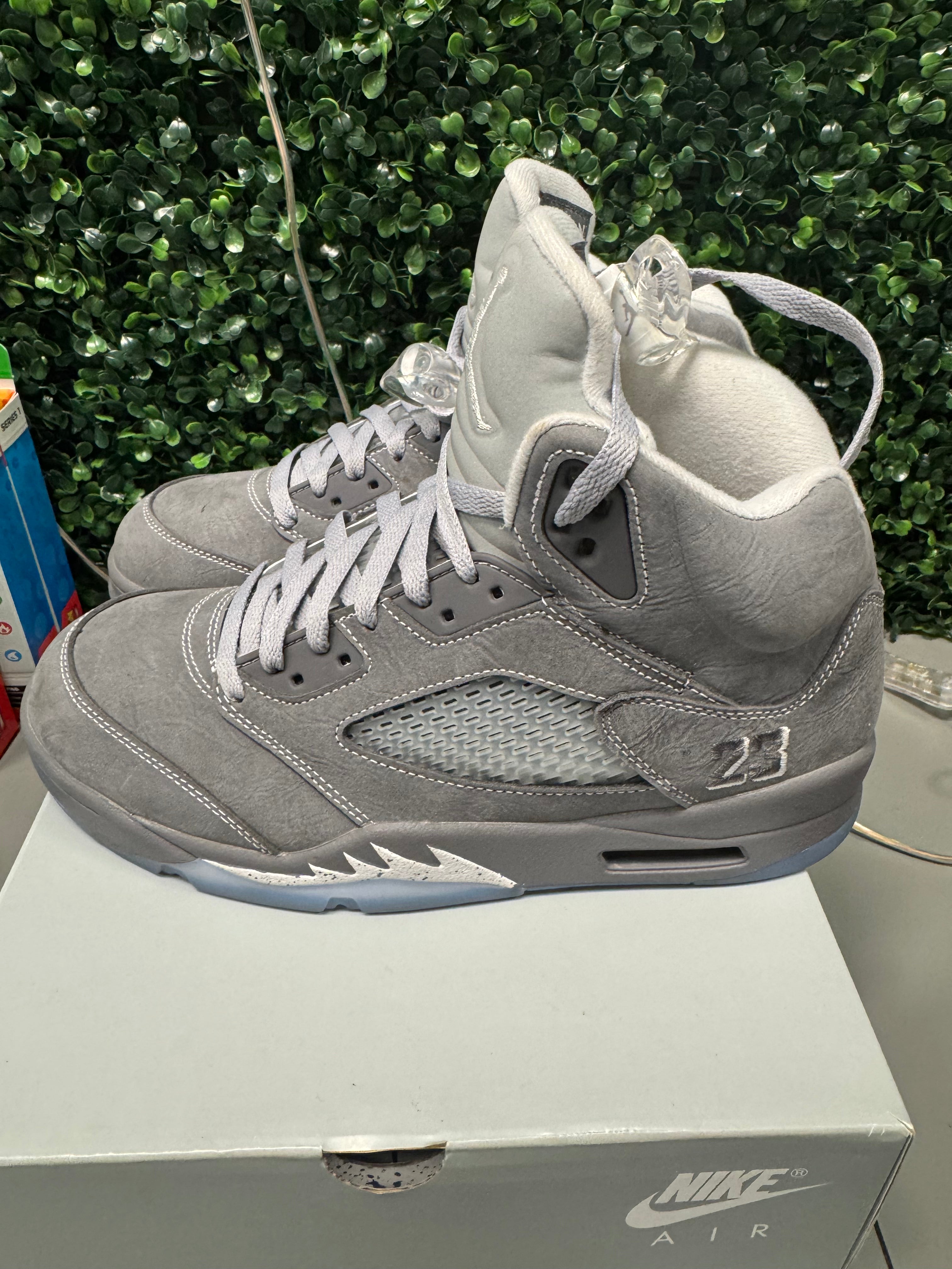 Jordan 5 "Wolf Grey" Size 9 Preowned