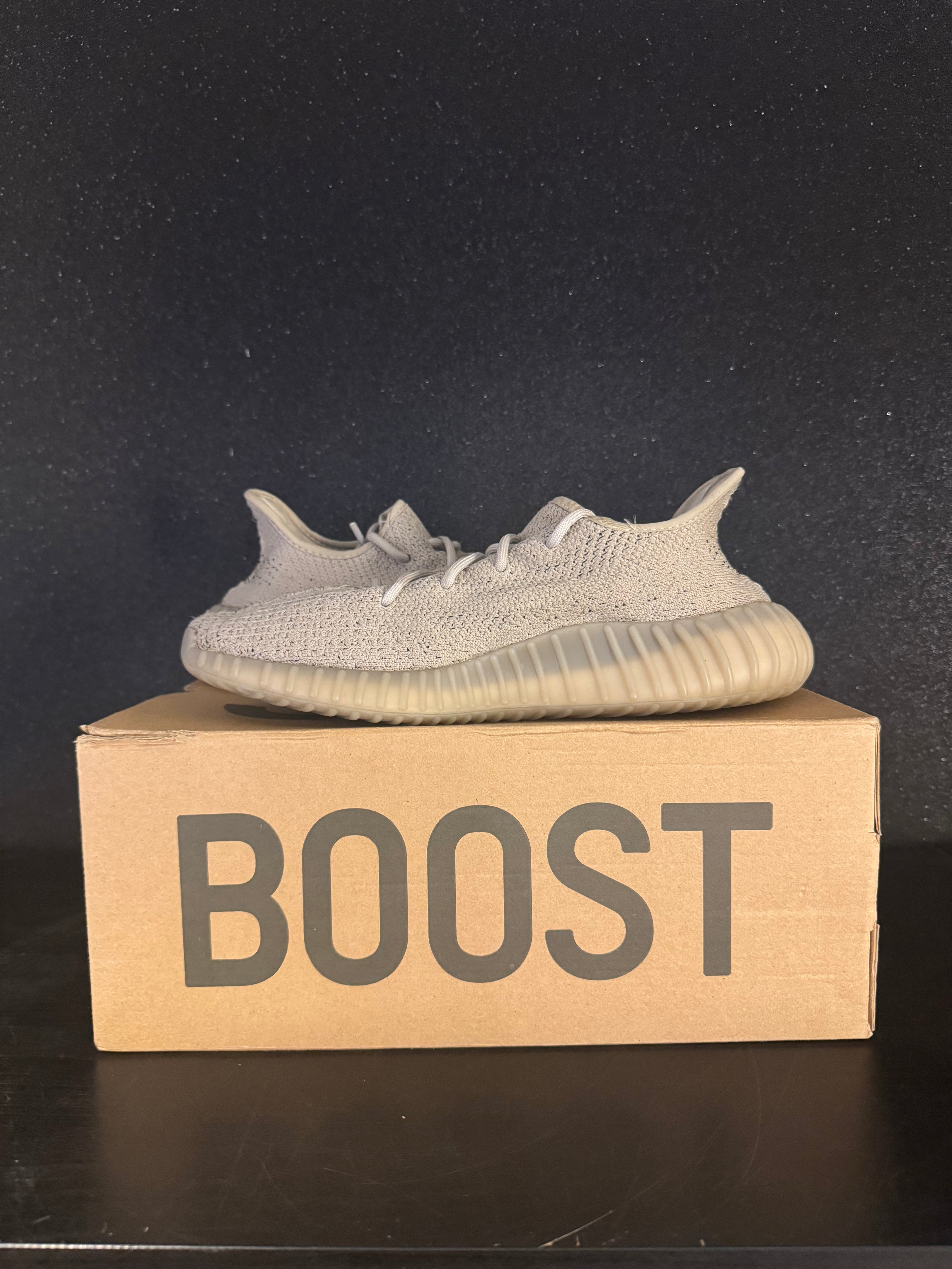 Yeezy 350 V2 'Slate' Size 9.5 Preowned with box