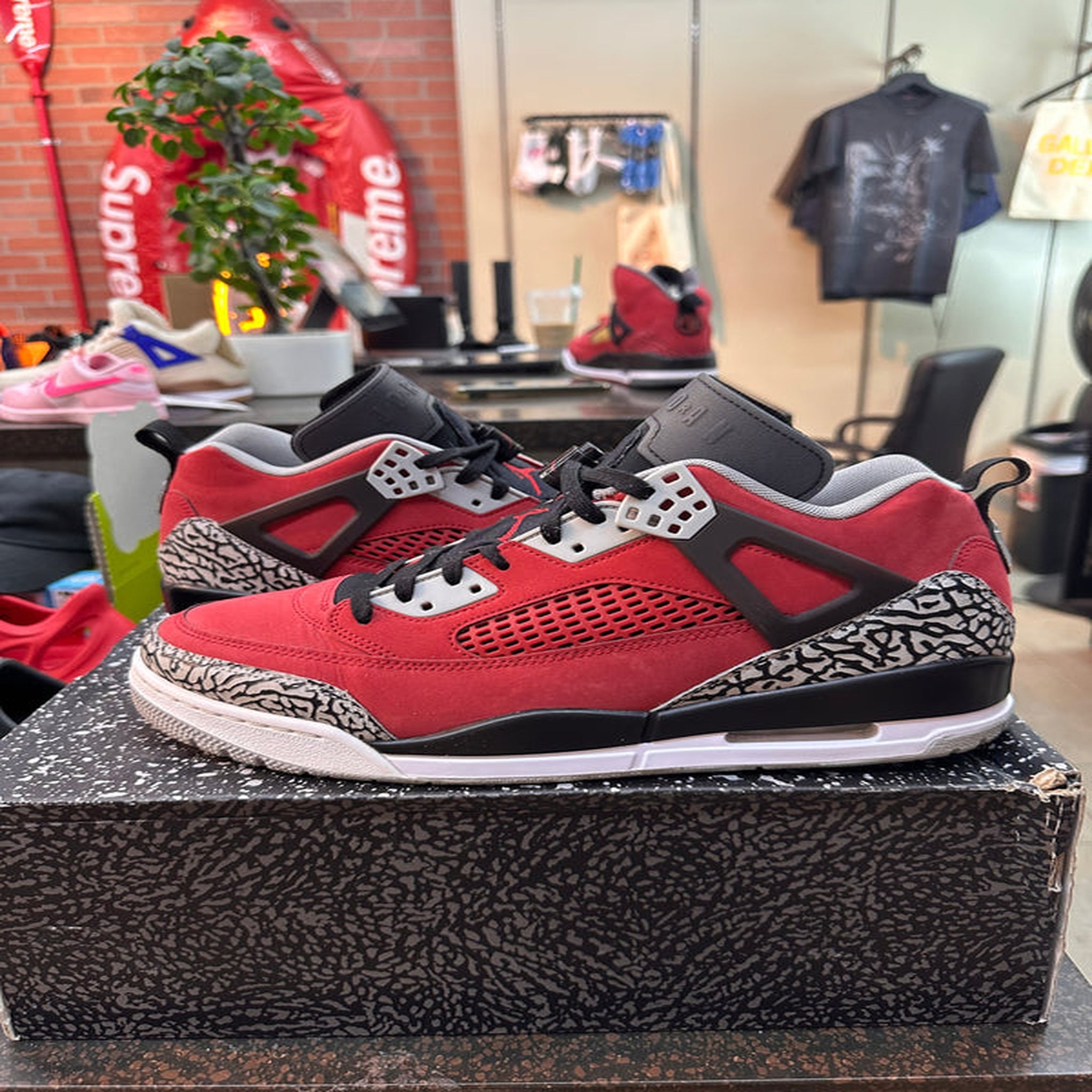Air Jordan Spizike Low "Toro" Preowned