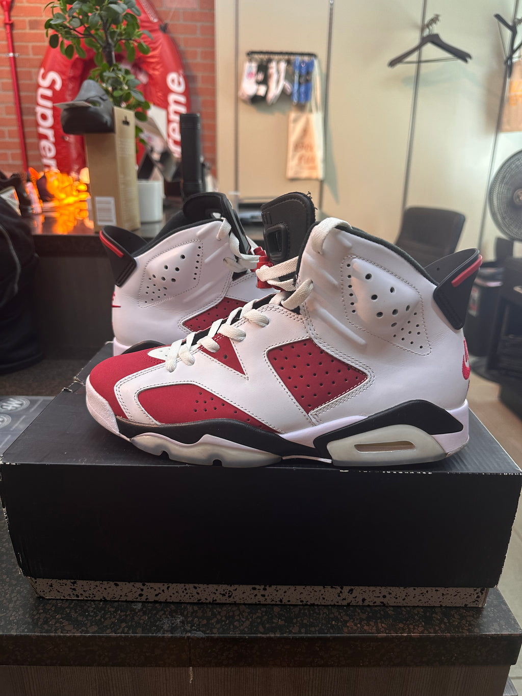 Jordan 6 "Carmine" Preowned